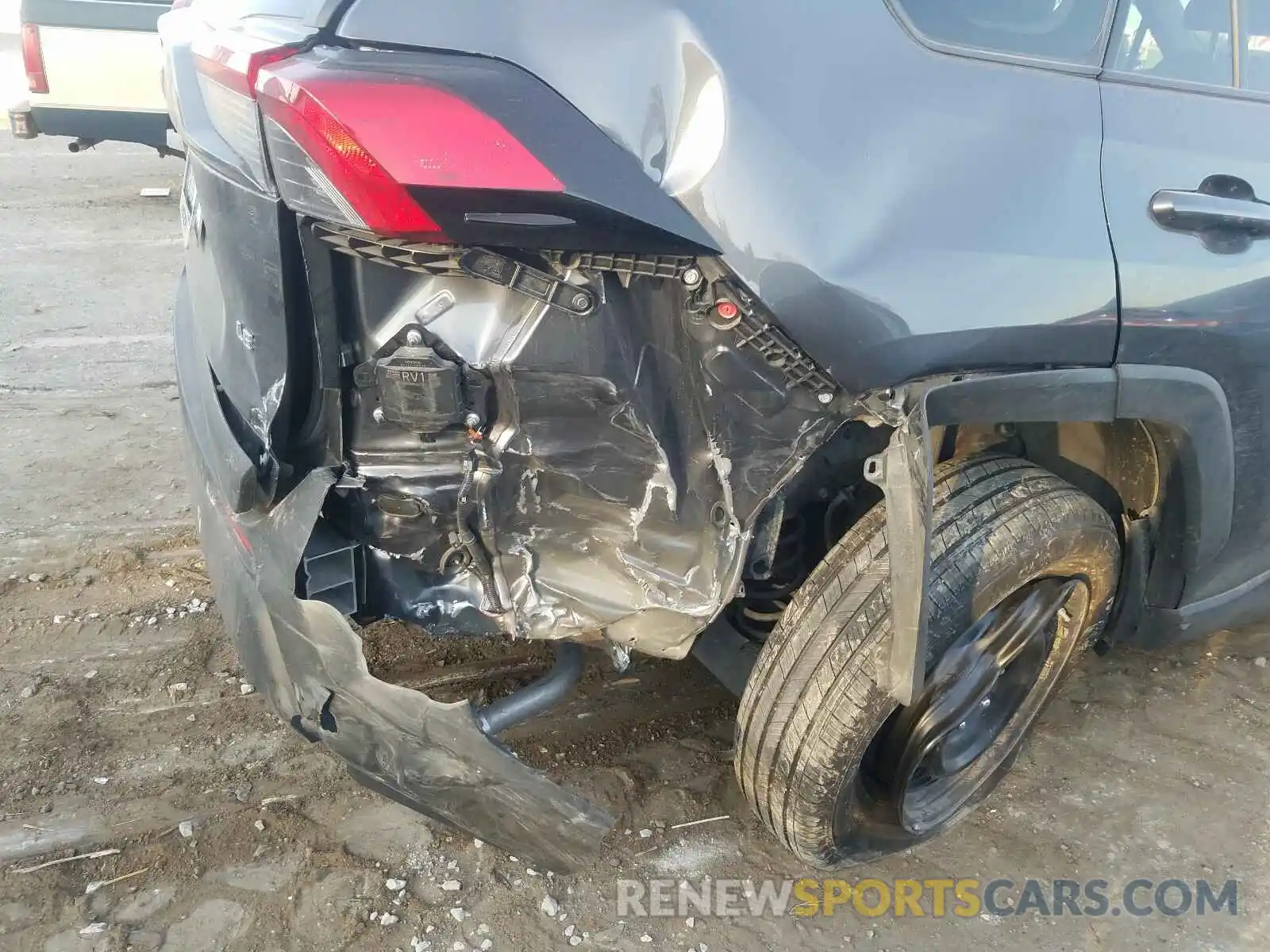9 Фотография поврежденного автомобиля 2T3K1RFV4KW026371 TOYOTA RAV4 2019