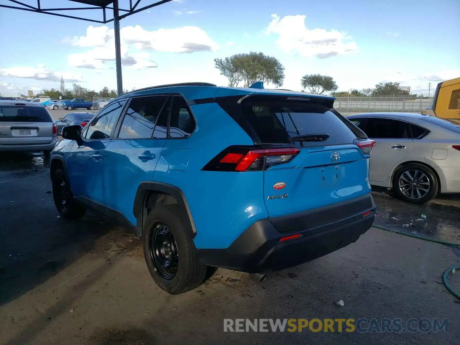 3 Photograph of a damaged car 2T3K1RFV5KC030723 TOYOTA RAV4 2019