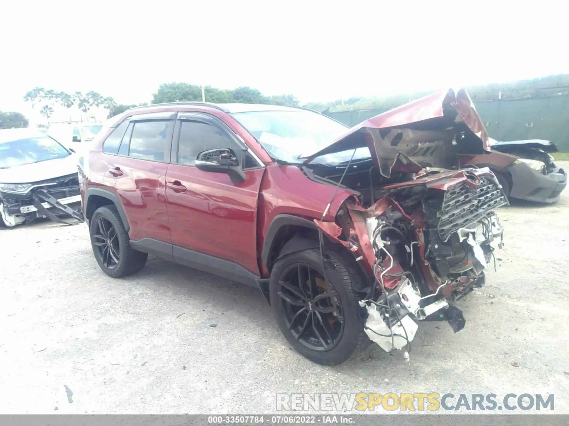 1 Photograph of a damaged car 2T3K1RFV5KW004380 TOYOTA RAV4 2019