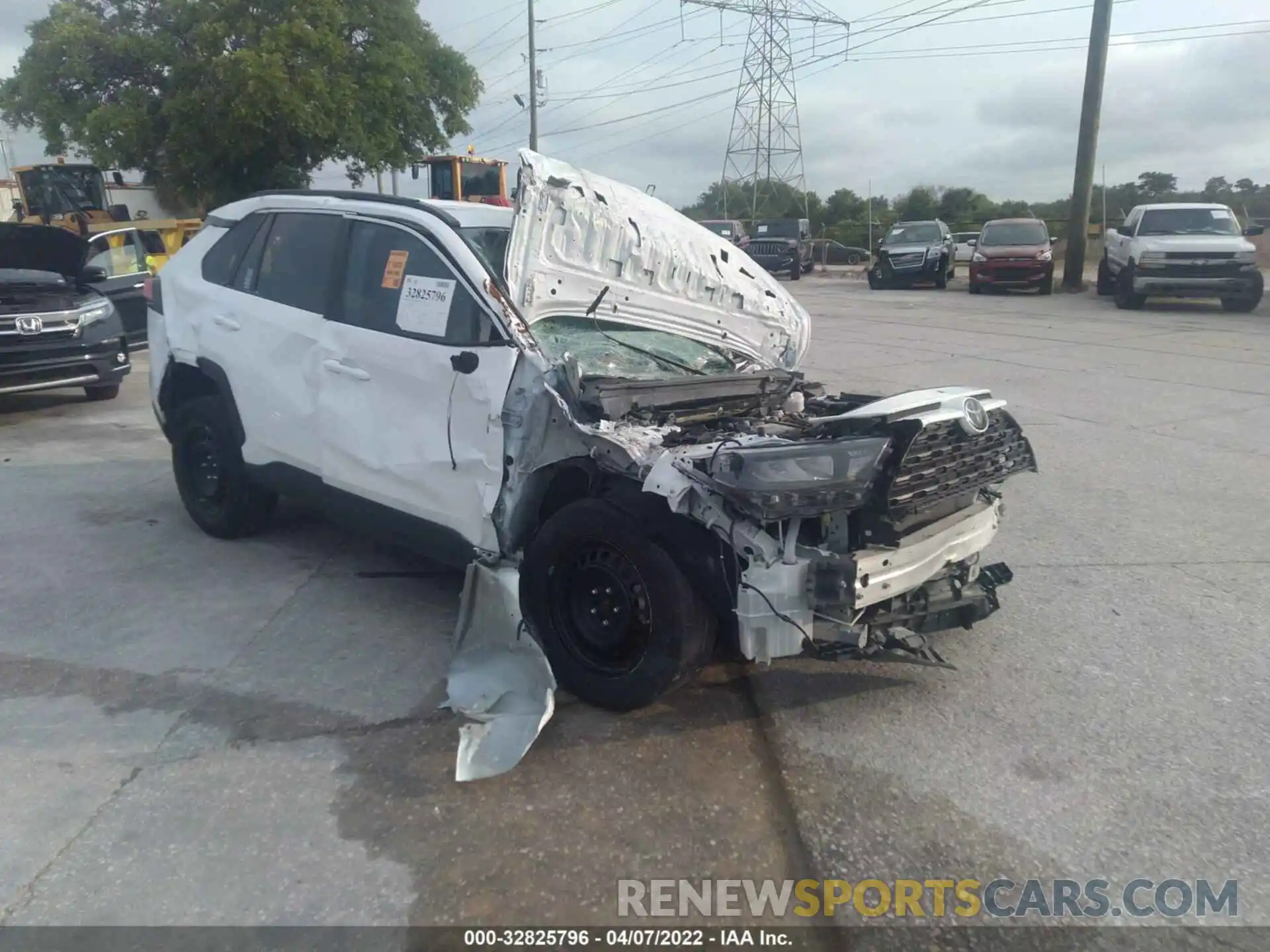 1 Photograph of a damaged car 2T3K1RFV5KW045155 TOYOTA RAV4 2019