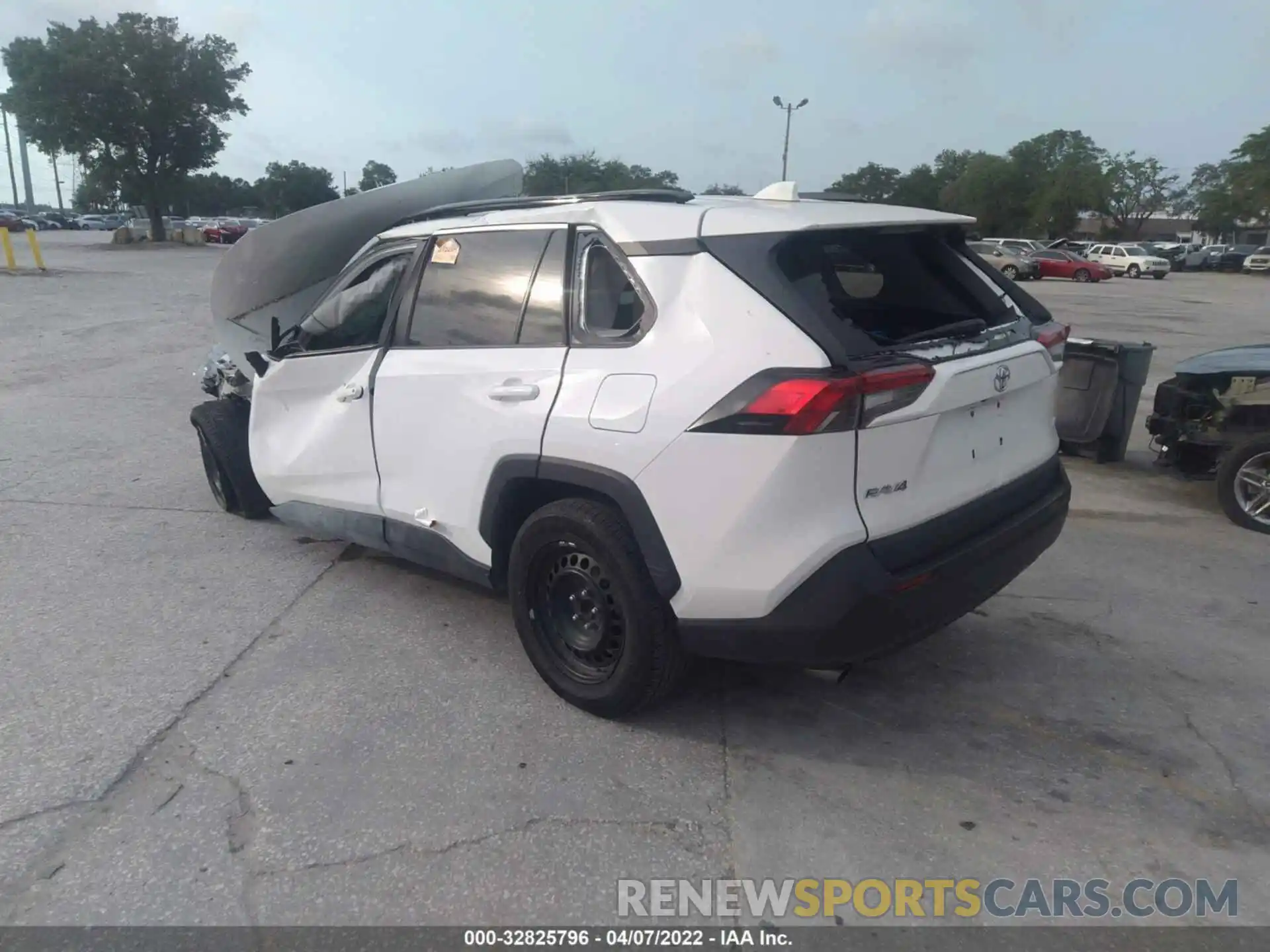 3 Photograph of a damaged car 2T3K1RFV5KW045155 TOYOTA RAV4 2019