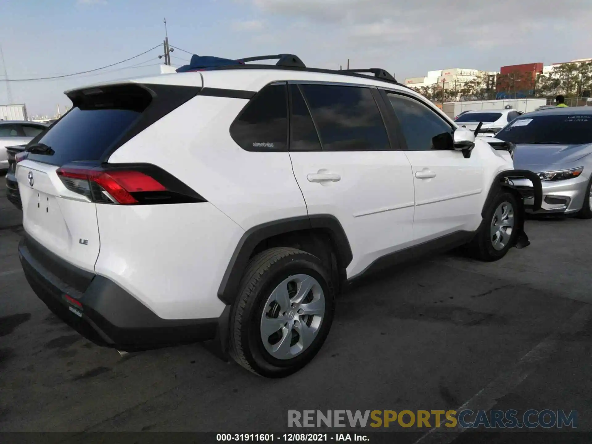 4 Photograph of a damaged car 2T3K1RFV6KC026597 TOYOTA RAV4 2019