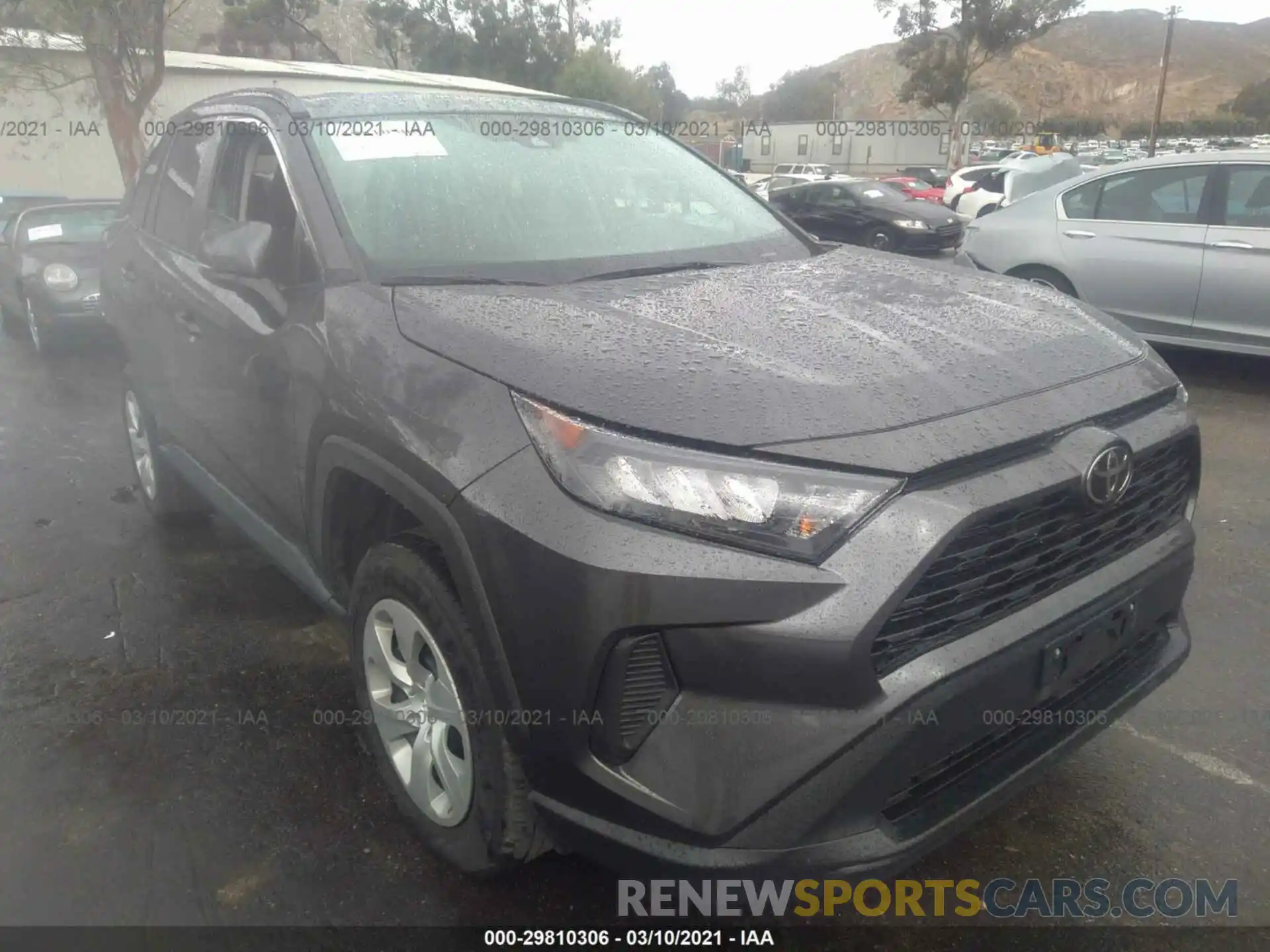 1 Photograph of a damaged car 2T3K1RFV6KW004985 TOYOTA RAV4 2019