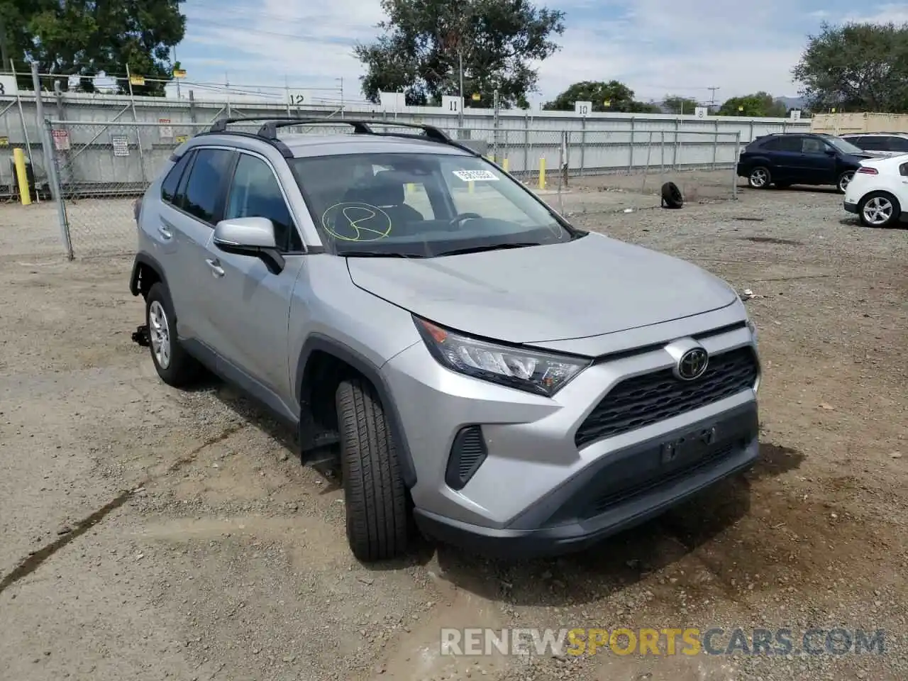 1 Photograph of a damaged car 2T3K1RFV6KW011824 TOYOTA RAV4 2019