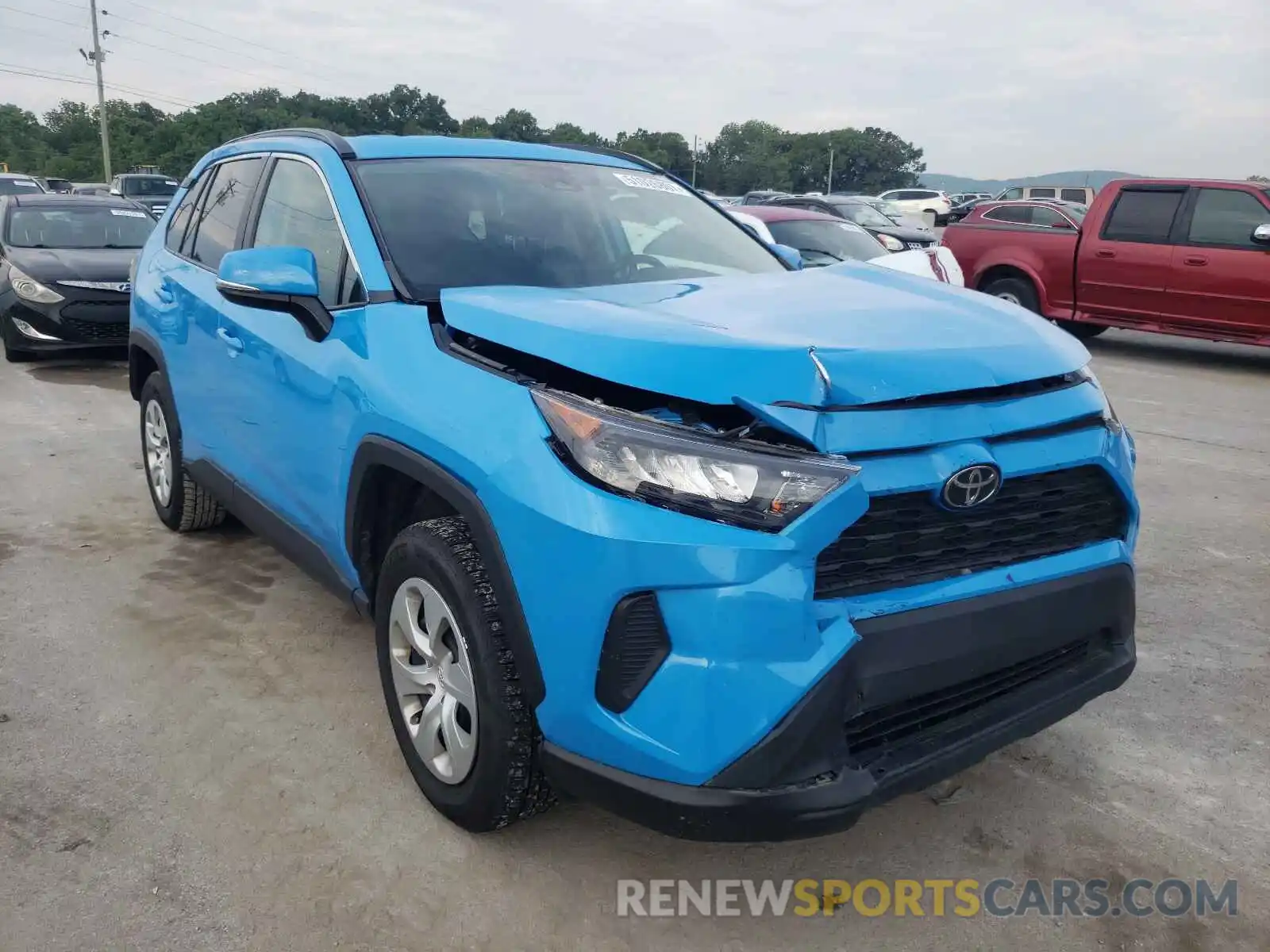 1 Photograph of a damaged car 2T3K1RFV6KW035153 TOYOTA RAV4 2019