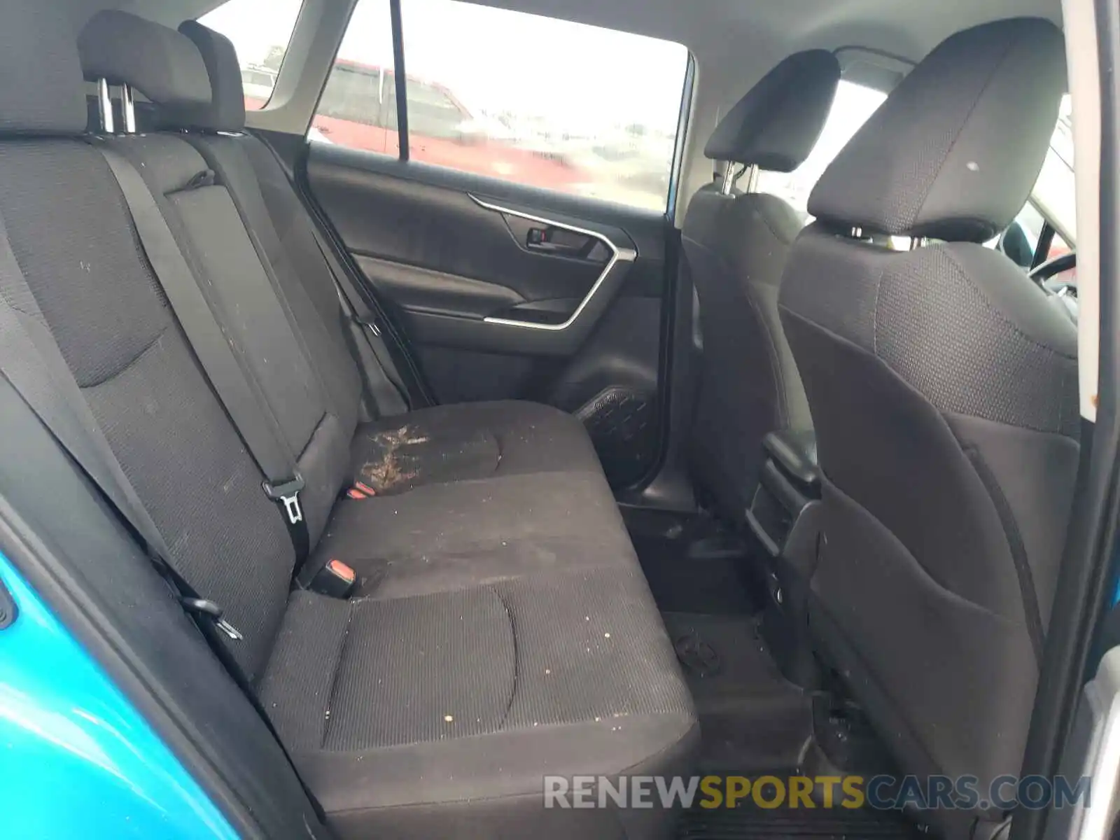 6 Photograph of a damaged car 2T3K1RFV6KW035153 TOYOTA RAV4 2019