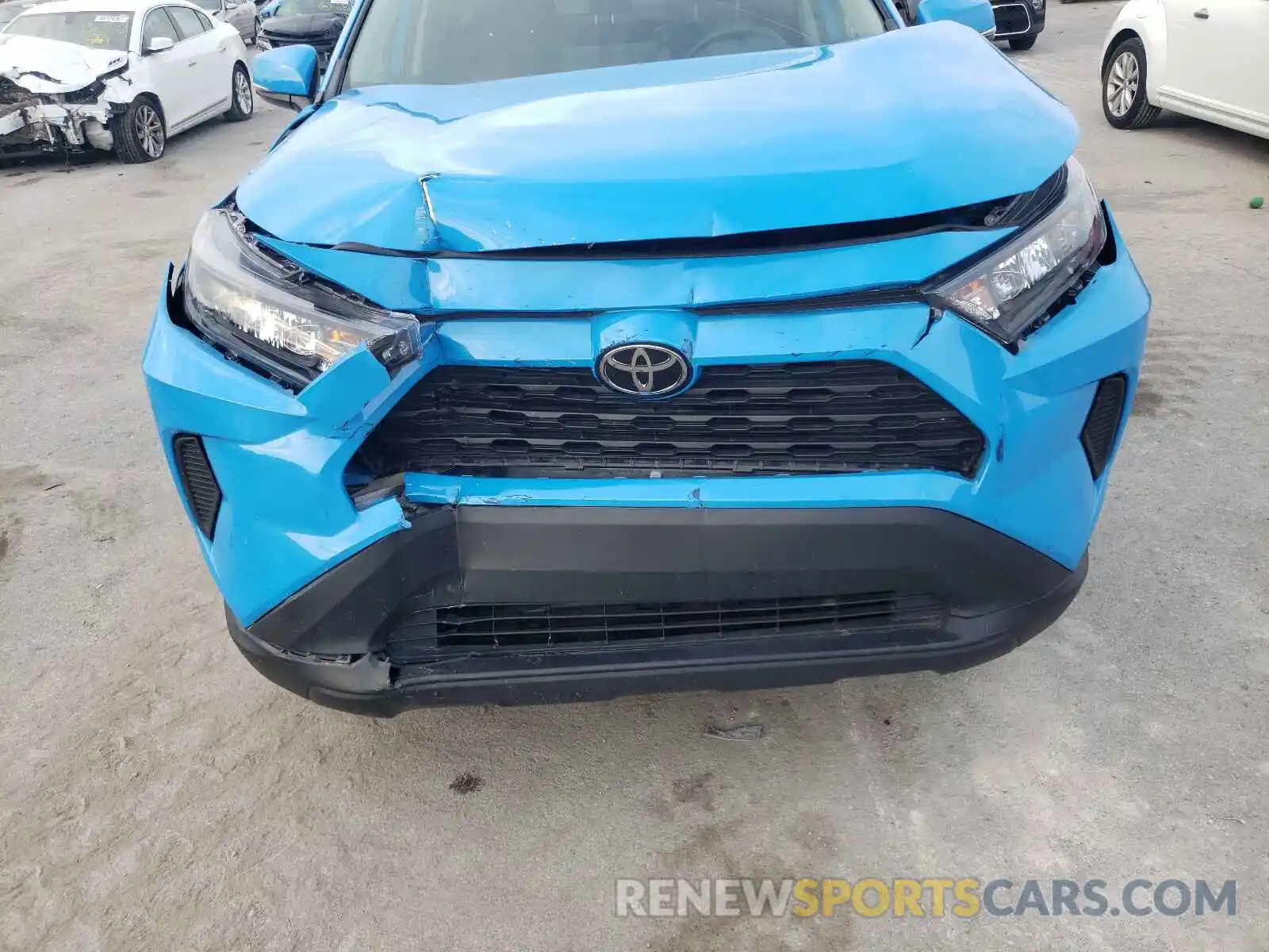 9 Photograph of a damaged car 2T3K1RFV6KW035153 TOYOTA RAV4 2019