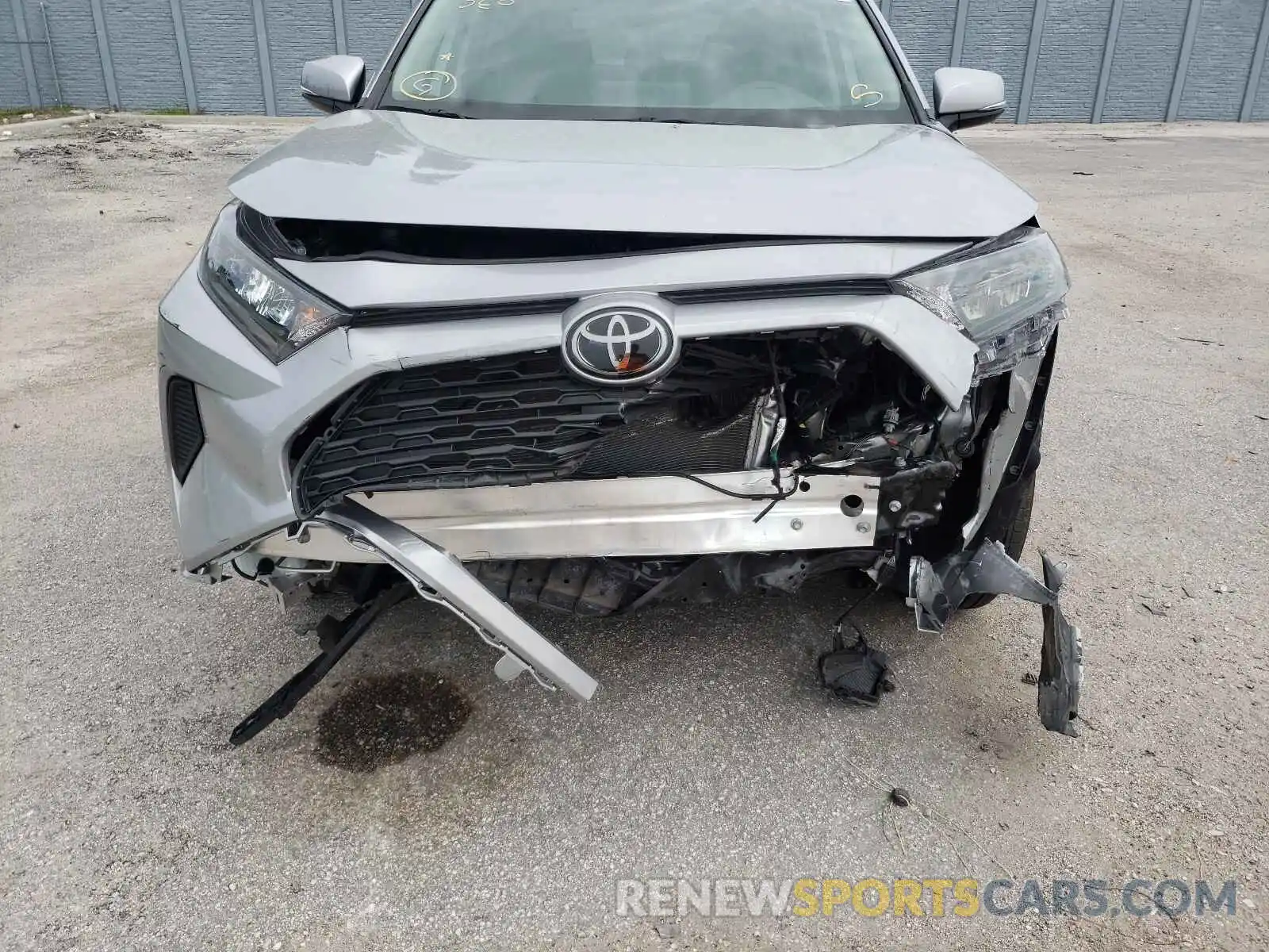 9 Photograph of a damaged car 2T3K1RFV6KW038196 TOYOTA RAV4 2019