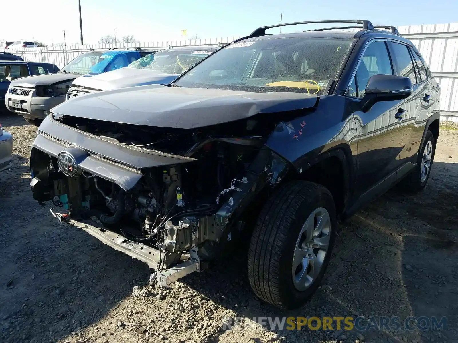 2 Фотография поврежденного автомобиля 2T3K1RFV7KW011248 TOYOTA RAV4 2019