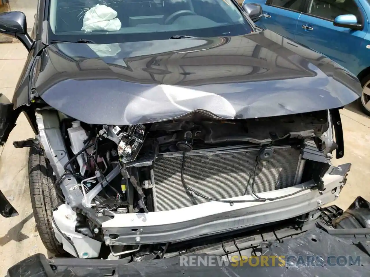 9 Photograph of a damaged car 2T3K1RFV7KW036411 TOYOTA RAV4 2019