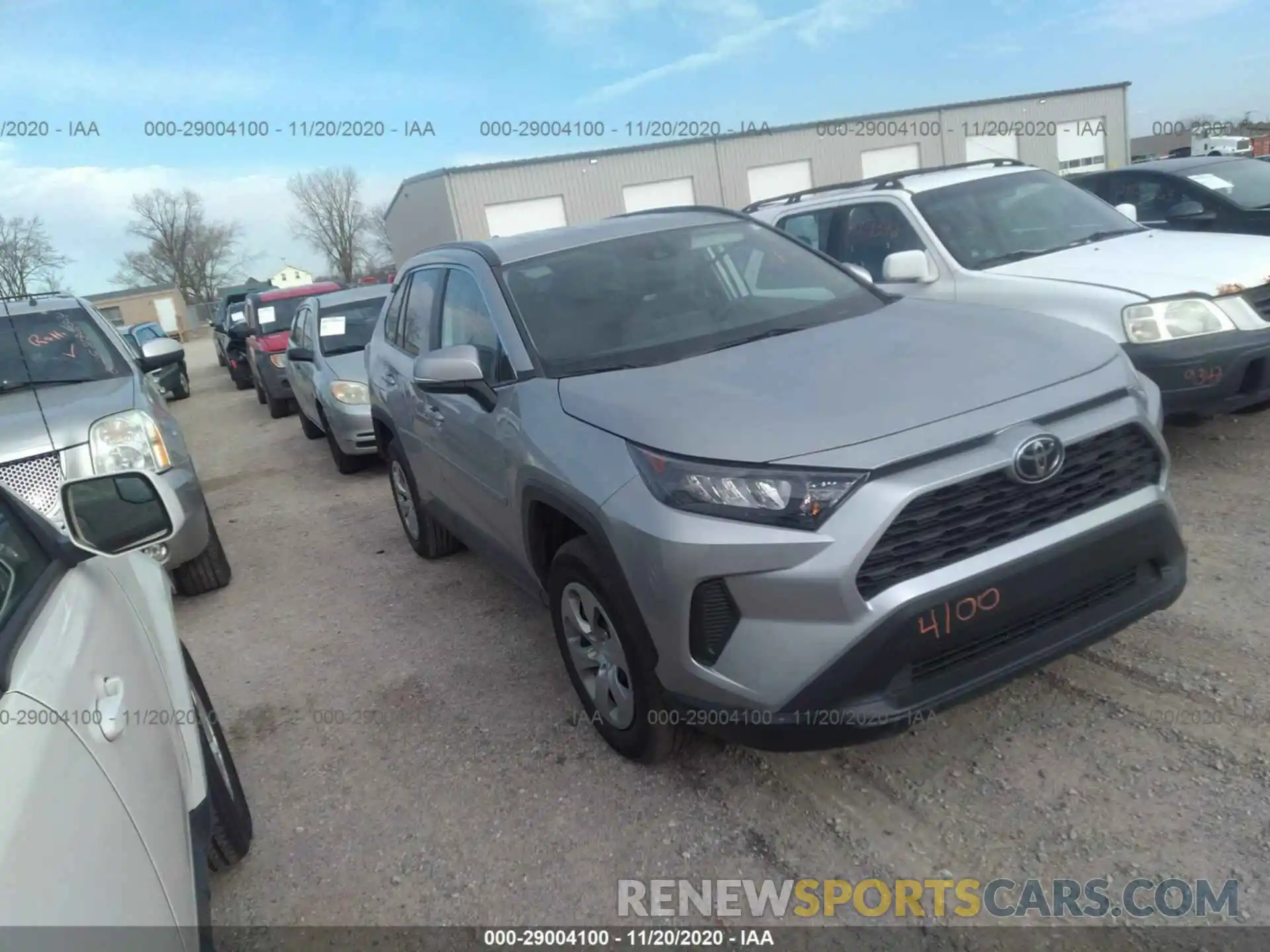 1 Photograph of a damaged car 2T3K1RFV7KW040328 TOYOTA RAV4 2019