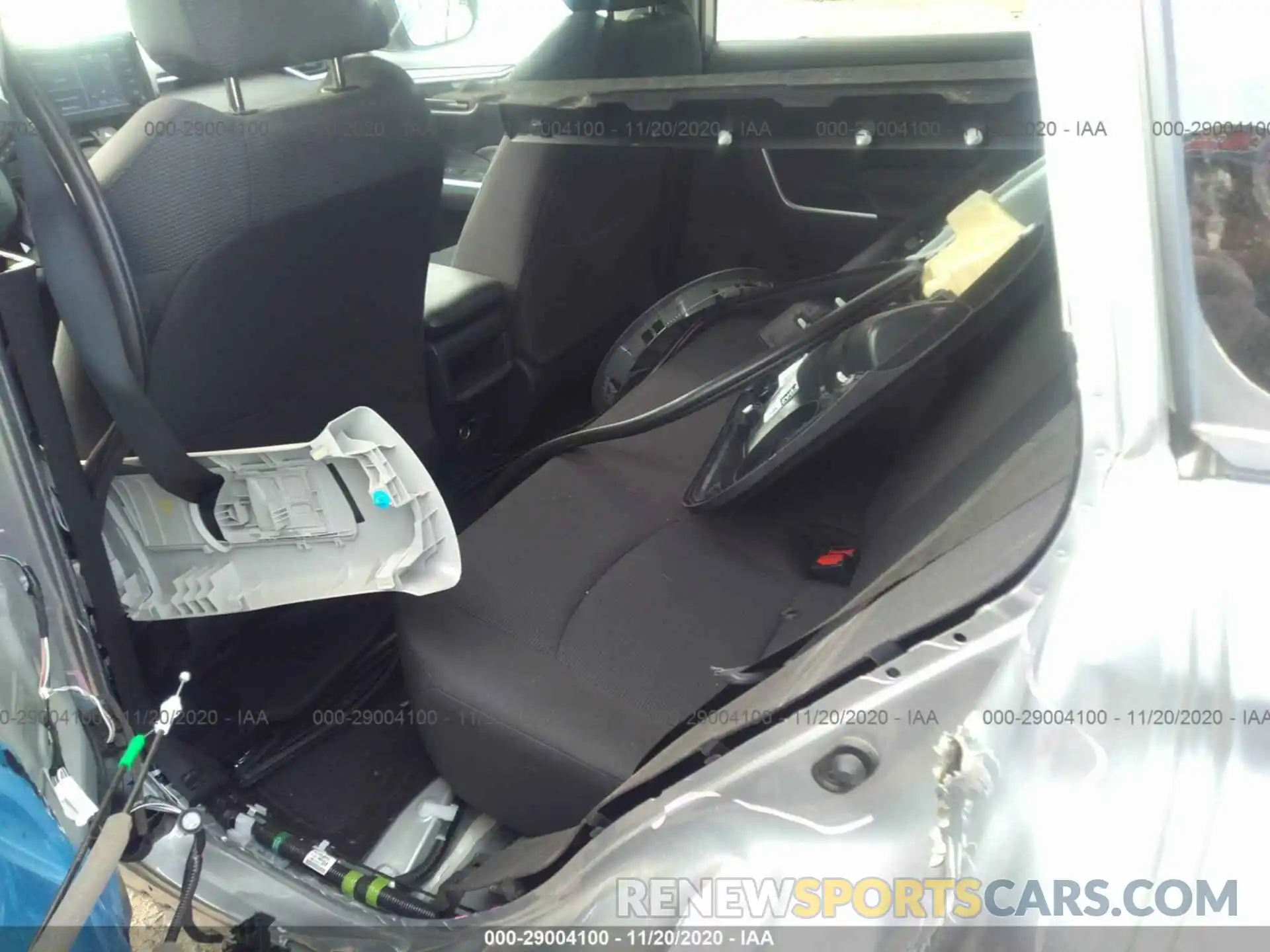 8 Photograph of a damaged car 2T3K1RFV7KW040328 TOYOTA RAV4 2019