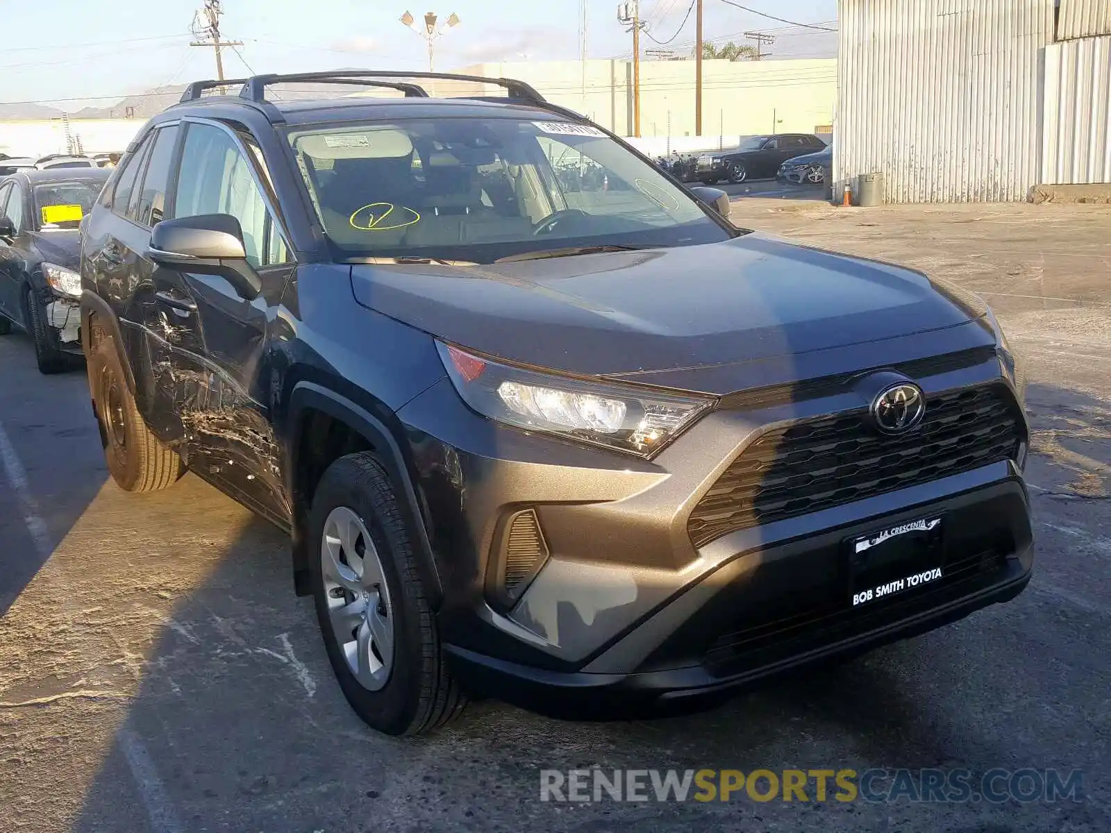 1 Photograph of a damaged car 2T3K1RFV7KW042886 TOYOTA RAV4 2019