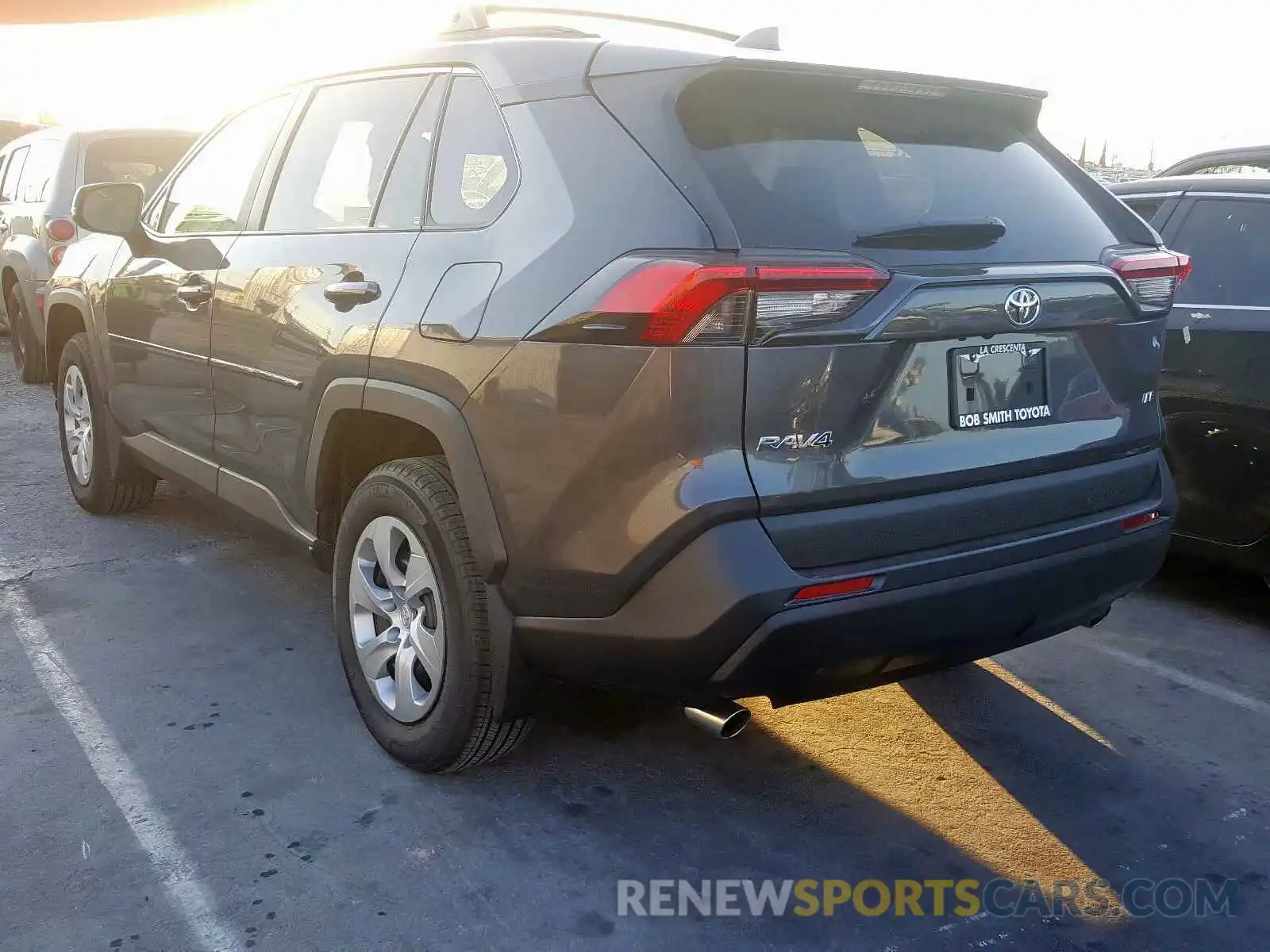 3 Photograph of a damaged car 2T3K1RFV7KW042886 TOYOTA RAV4 2019