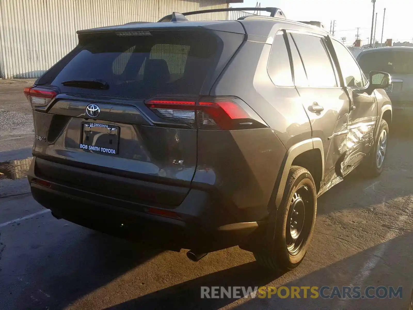 4 Photograph of a damaged car 2T3K1RFV7KW042886 TOYOTA RAV4 2019