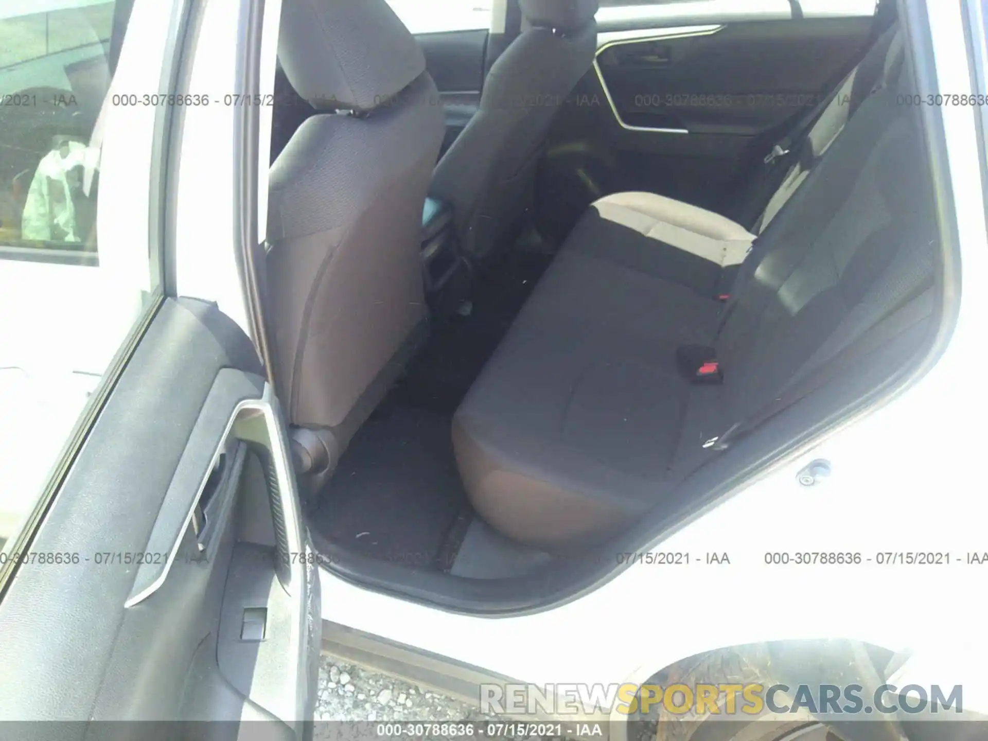 8 Photograph of a damaged car 2T3K1RFV8KW020931 TOYOTA RAV4 2019