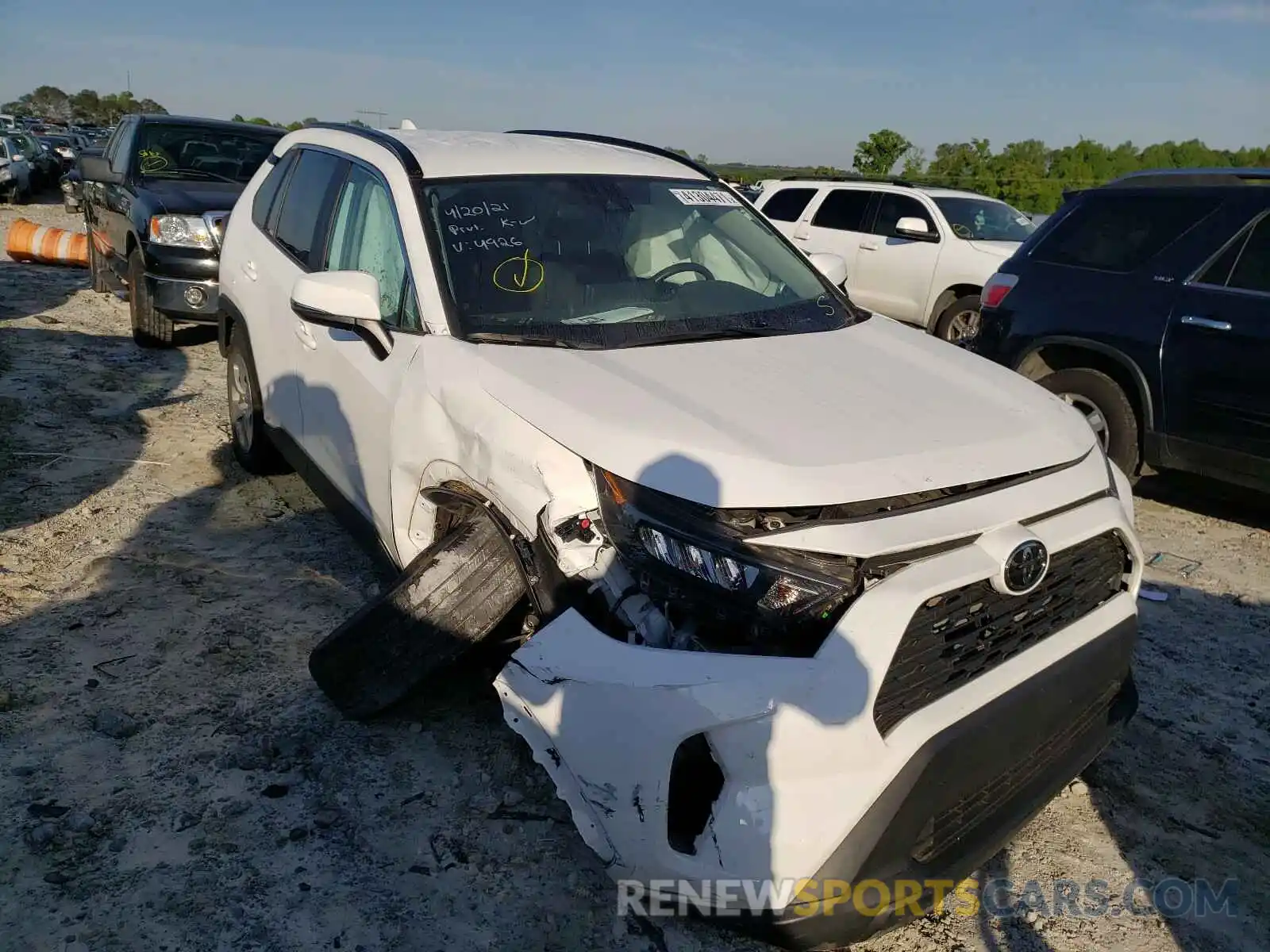 1 Photograph of a damaged car 2T3K1RFV8KW034926 TOYOTA RAV4 2019