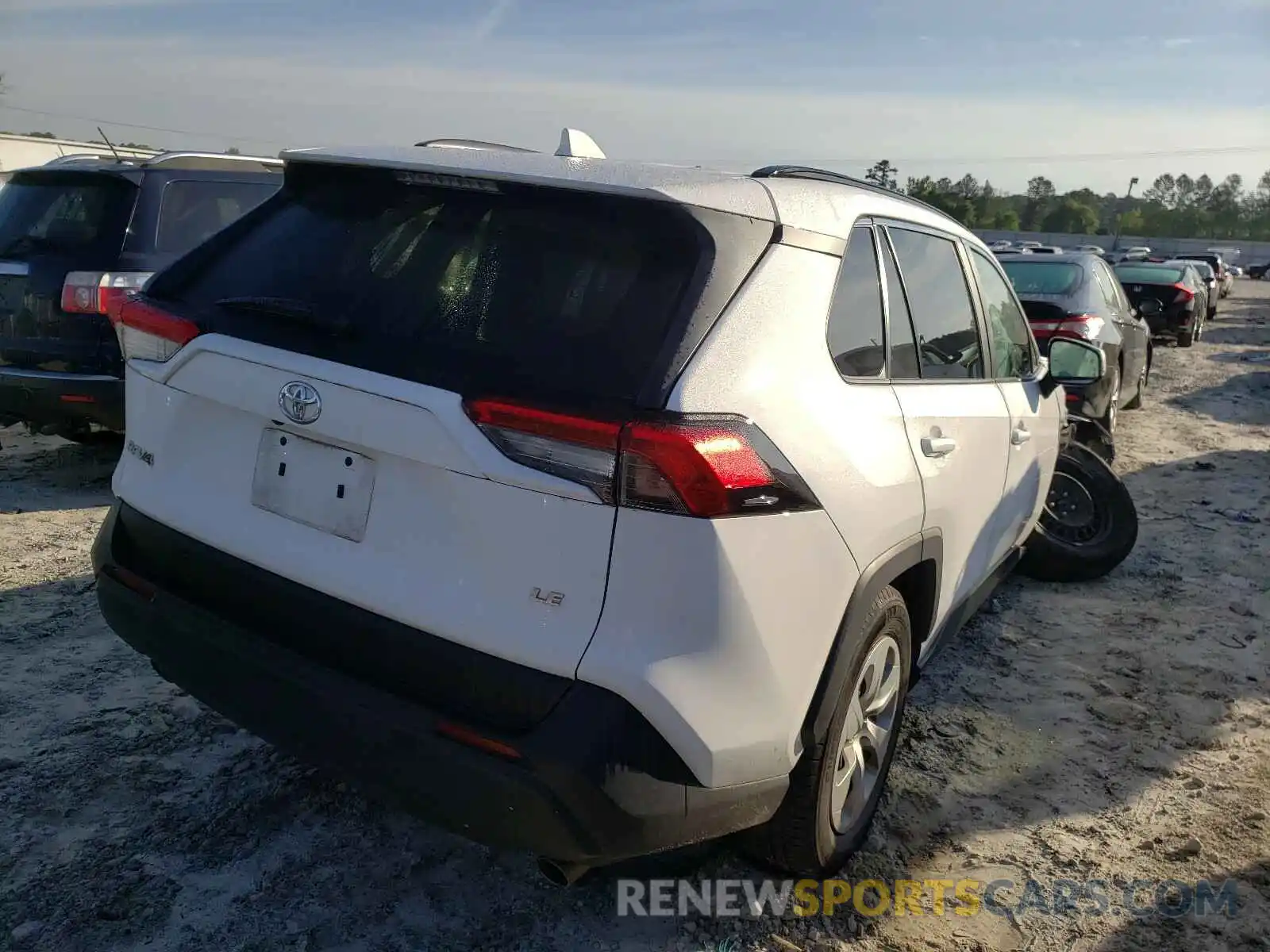 4 Photograph of a damaged car 2T3K1RFV8KW034926 TOYOTA RAV4 2019