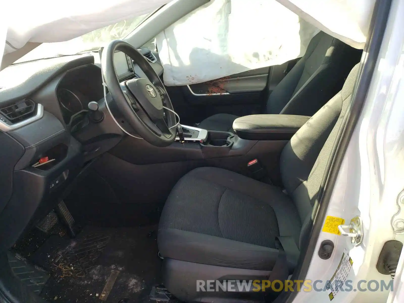 5 Photograph of a damaged car 2T3K1RFV8KW034926 TOYOTA RAV4 2019