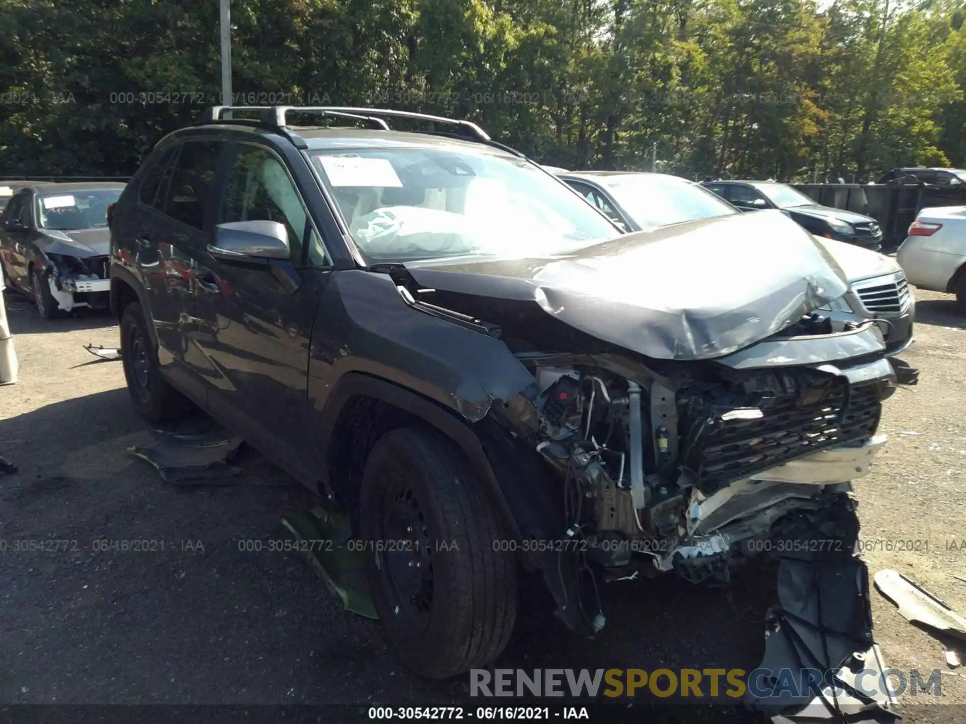 1 Photograph of a damaged car 2T3K1RFV8KW040404 TOYOTA RAV4 2019