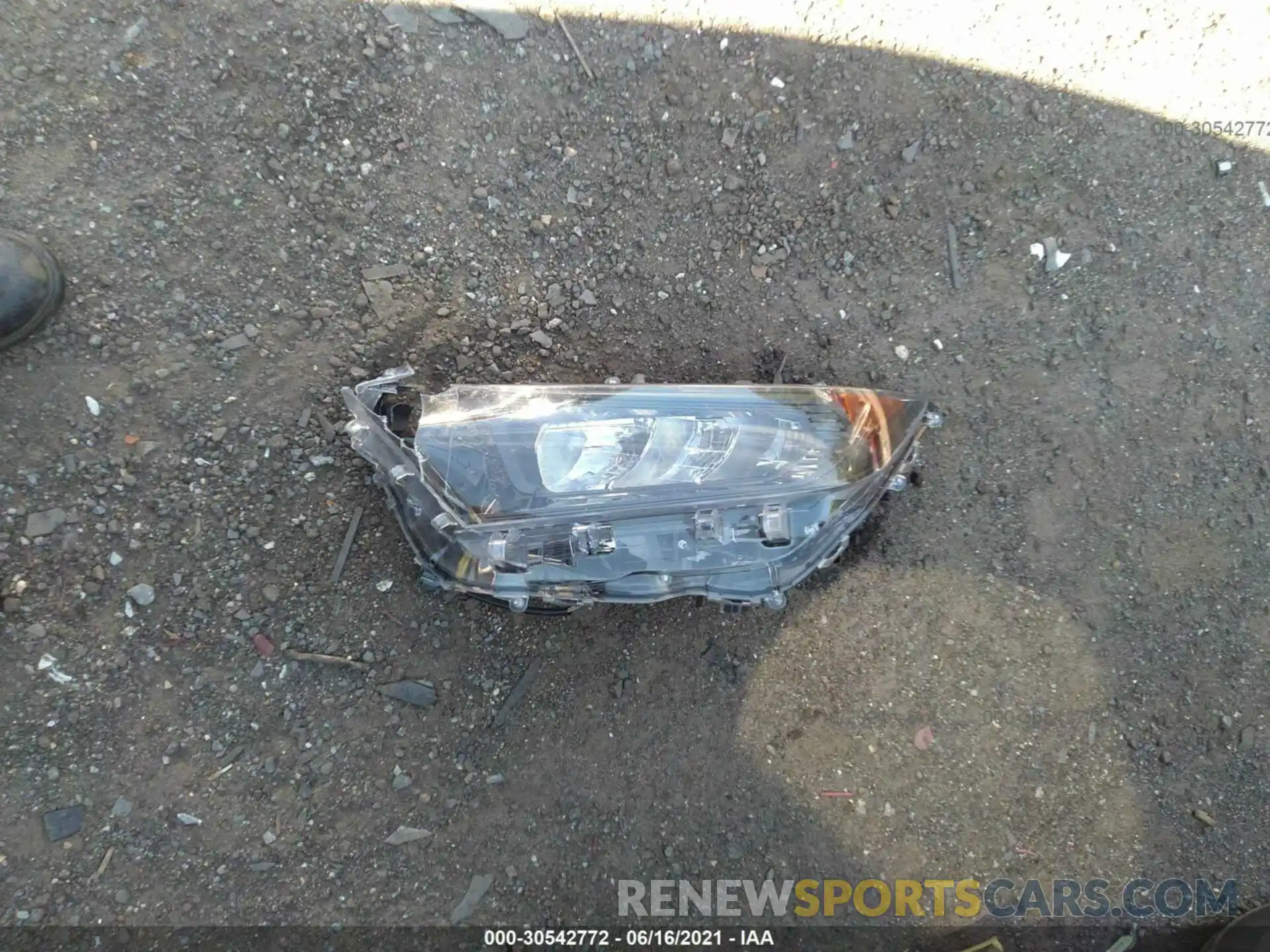 11 Photograph of a damaged car 2T3K1RFV8KW040404 TOYOTA RAV4 2019