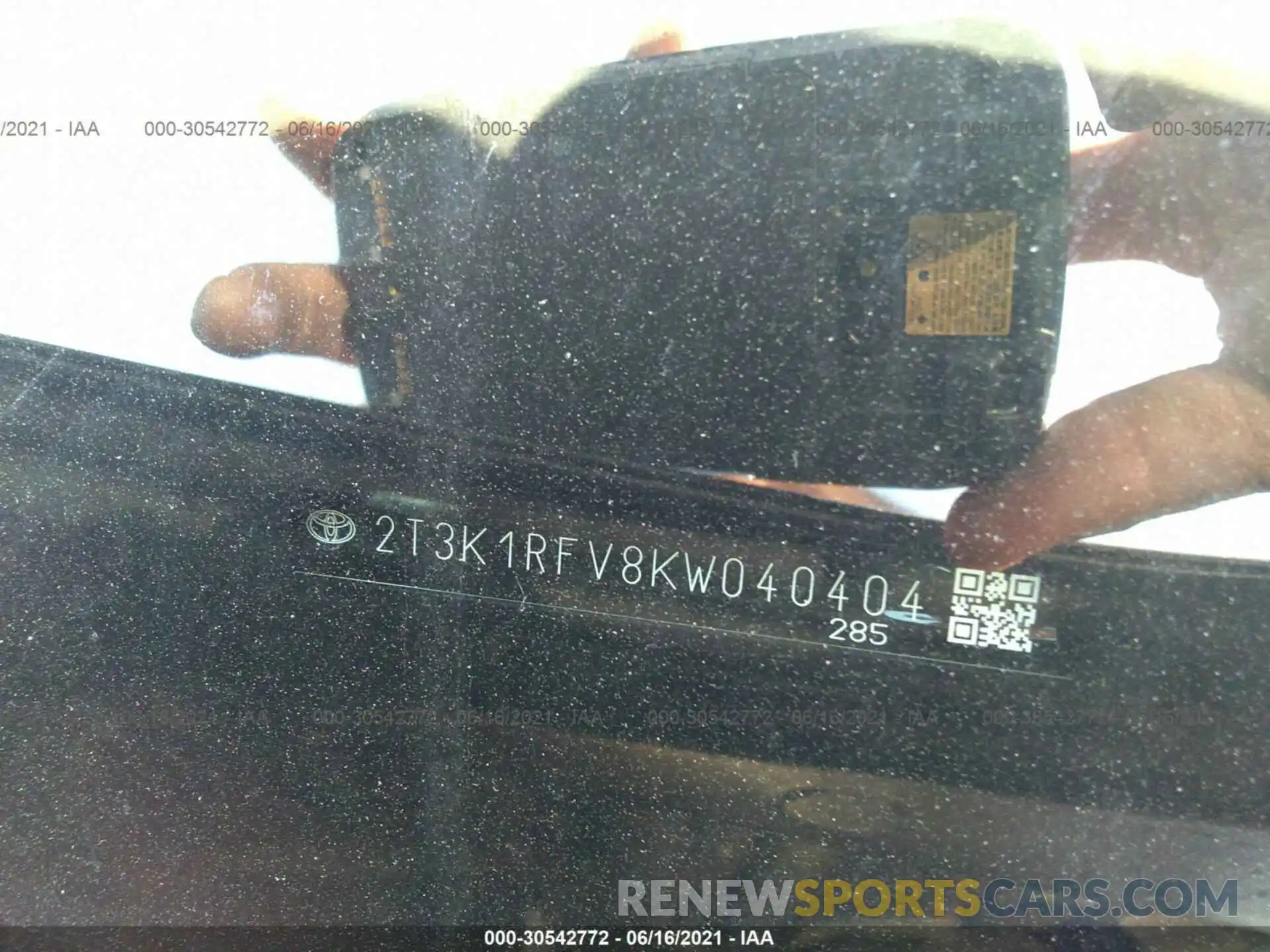 9 Photograph of a damaged car 2T3K1RFV8KW040404 TOYOTA RAV4 2019