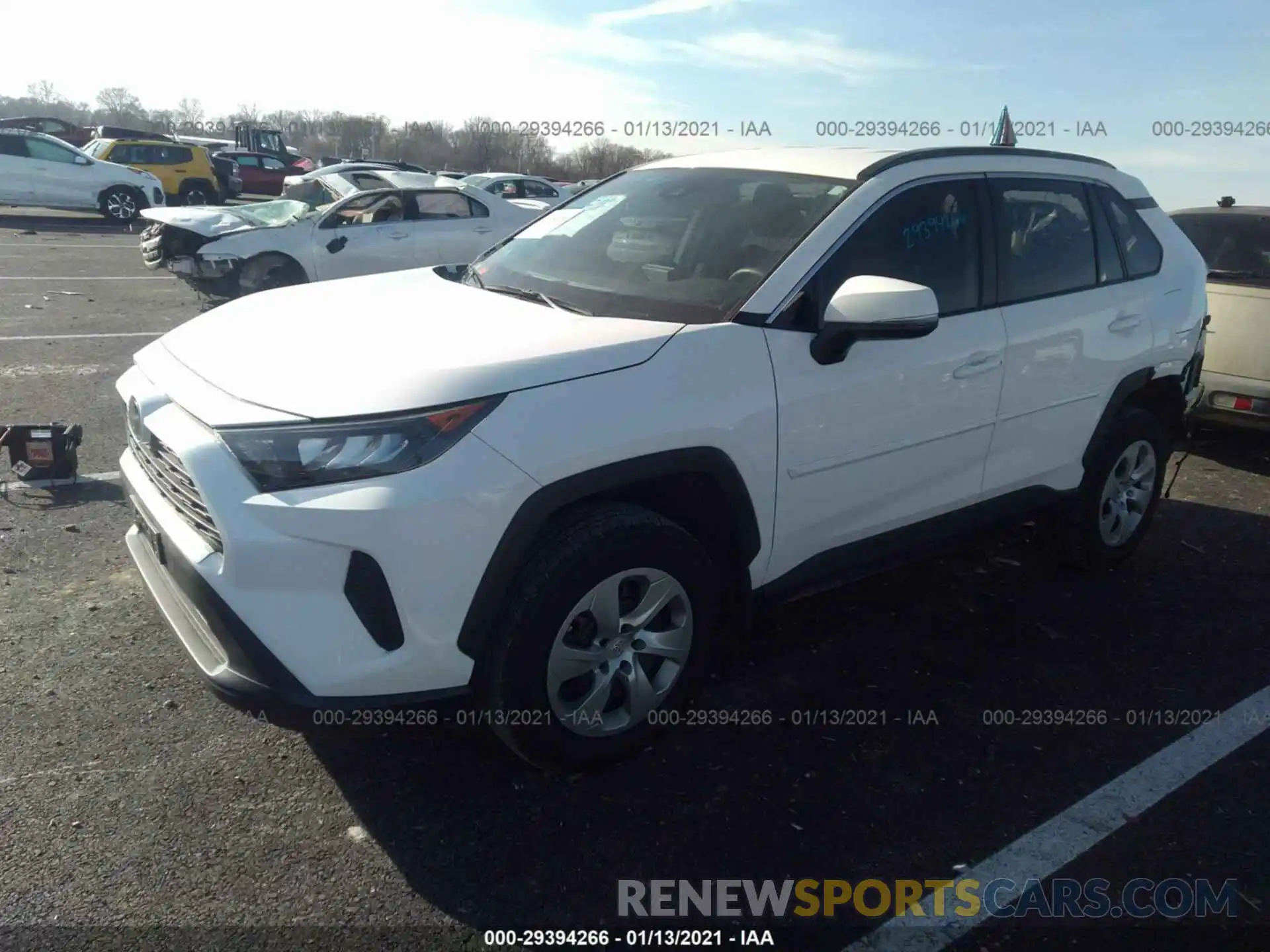 2 Фотография поврежденного автомобиля 2T3K1RFV8KW053248 TOYOTA RAV4 2019