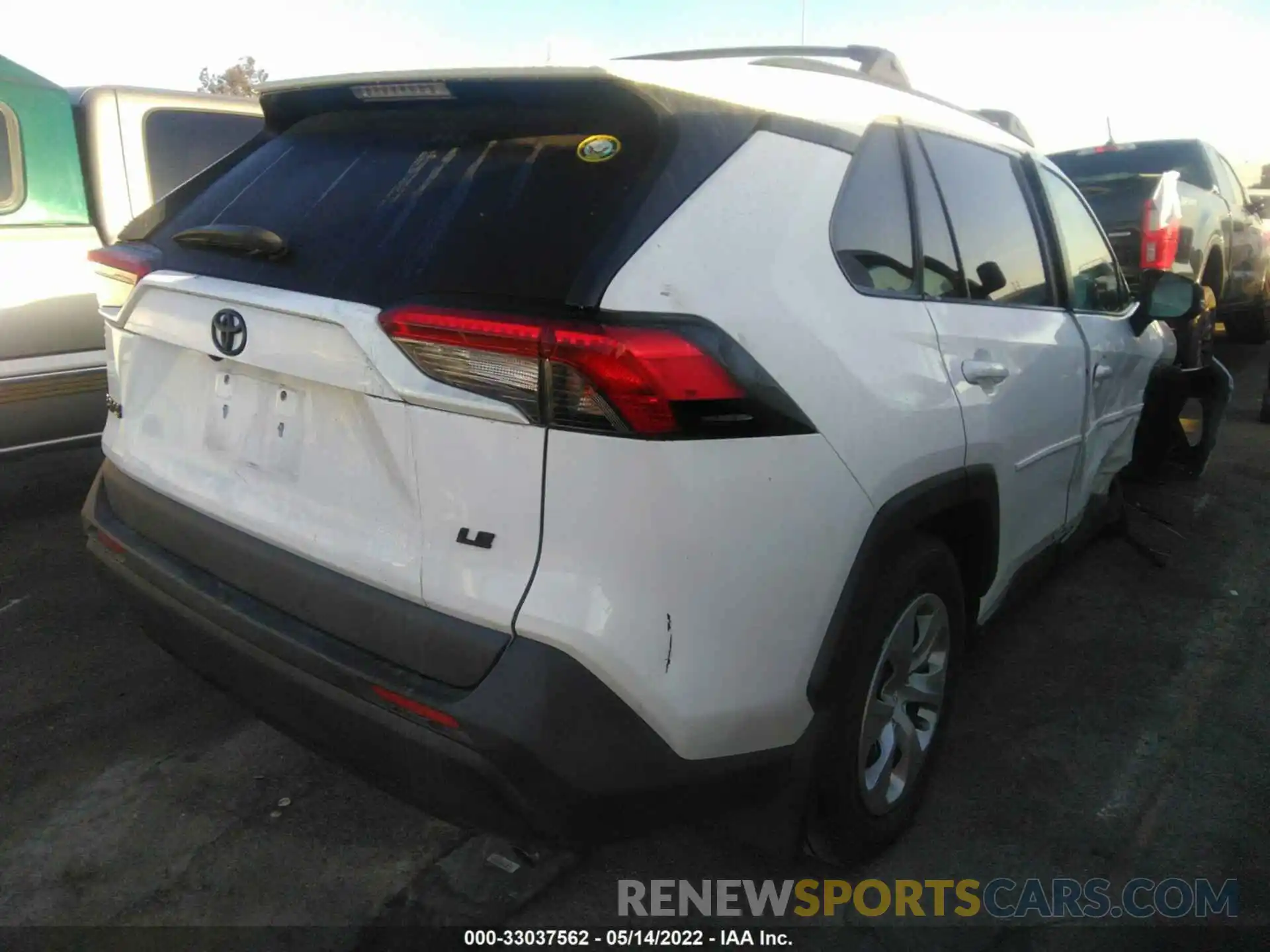 4 Photograph of a damaged car 2T3K1RFV9KC013150 TOYOTA RAV4 2019