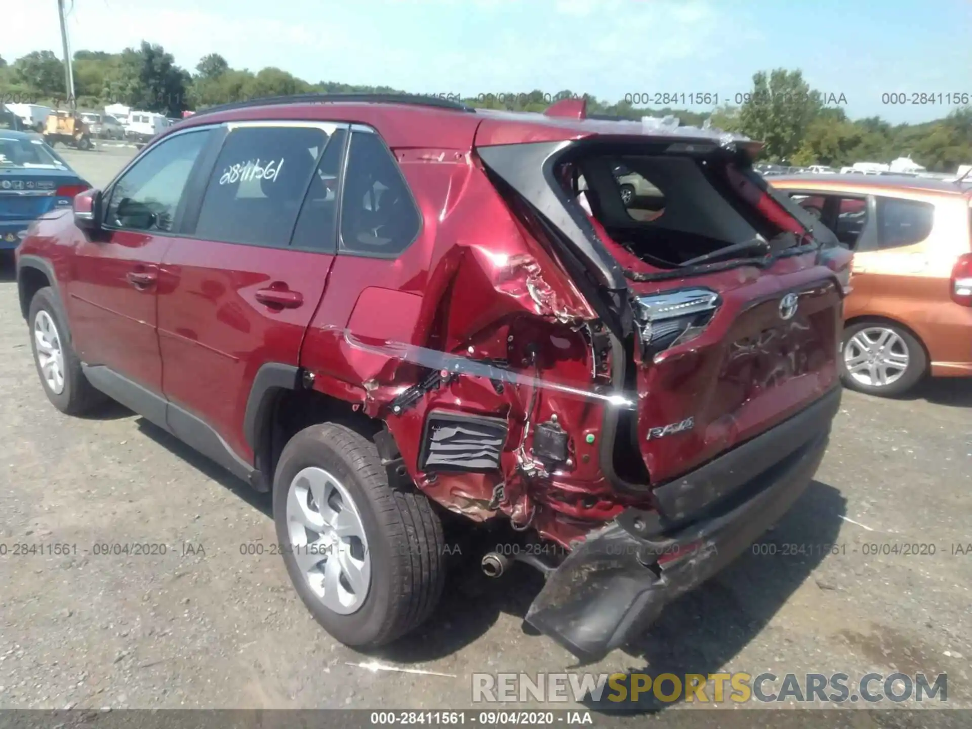 6 Photograph of a damaged car 2T3K1RFV9KC021636 TOYOTA RAV4 2019