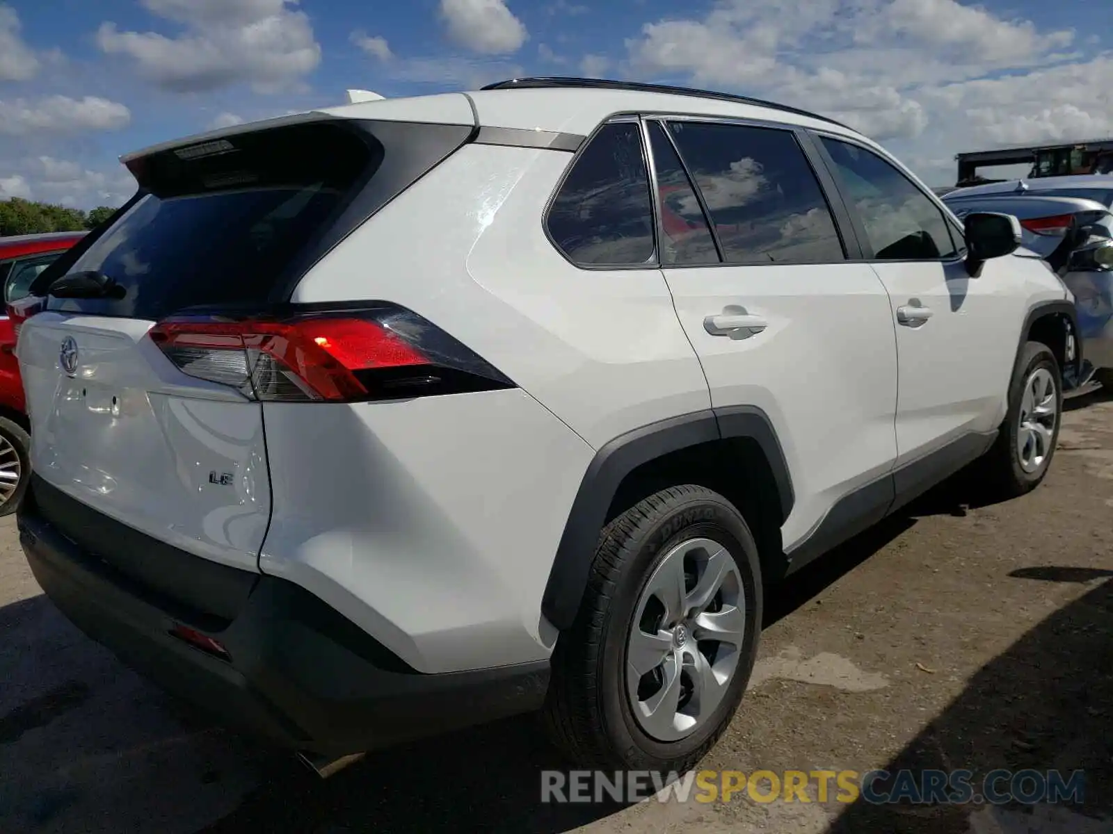 4 Photograph of a damaged car 2T3K1RFV9KC028683 TOYOTA RAV4 2019