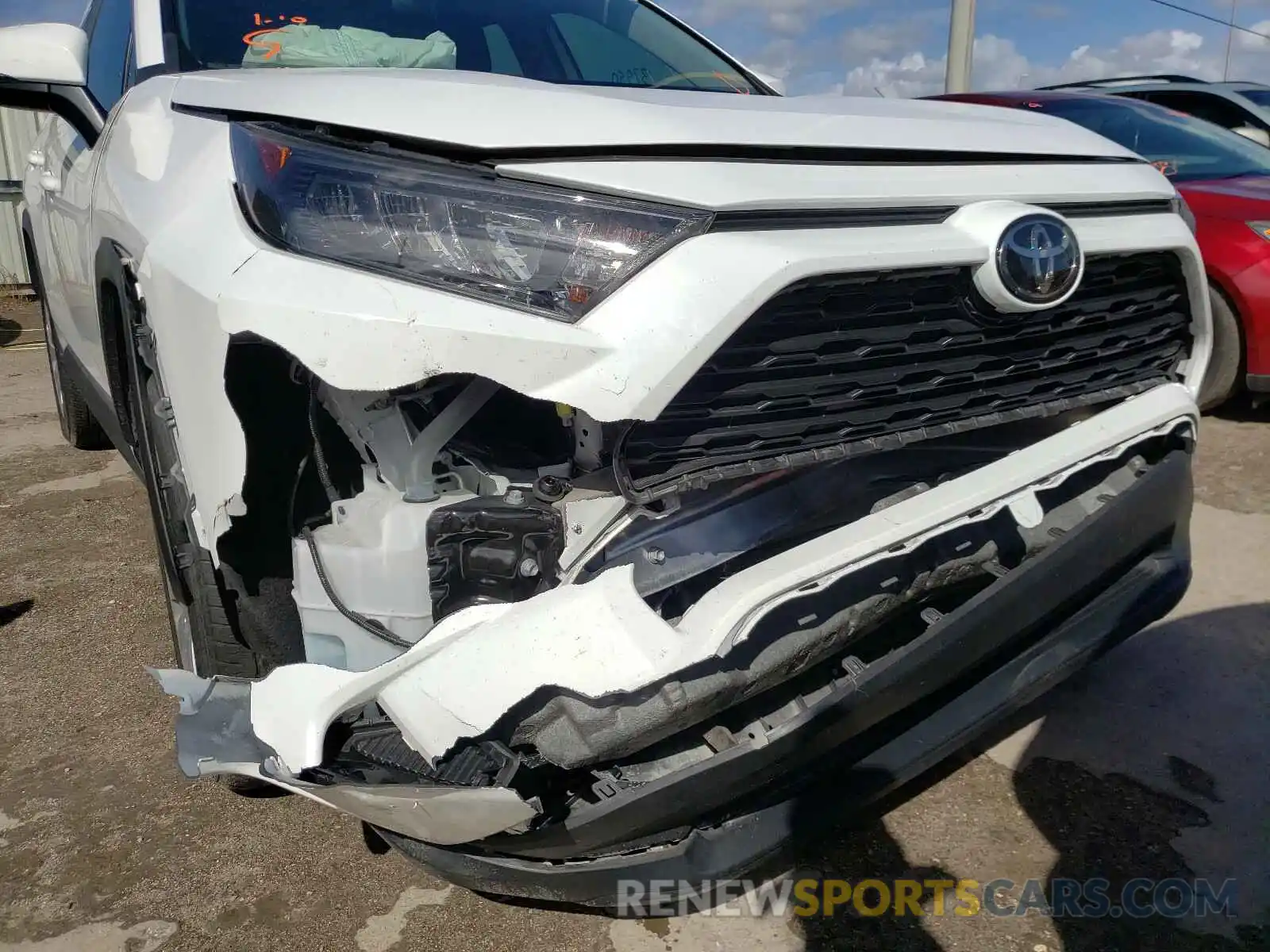 9 Photograph of a damaged car 2T3K1RFV9KC028683 TOYOTA RAV4 2019