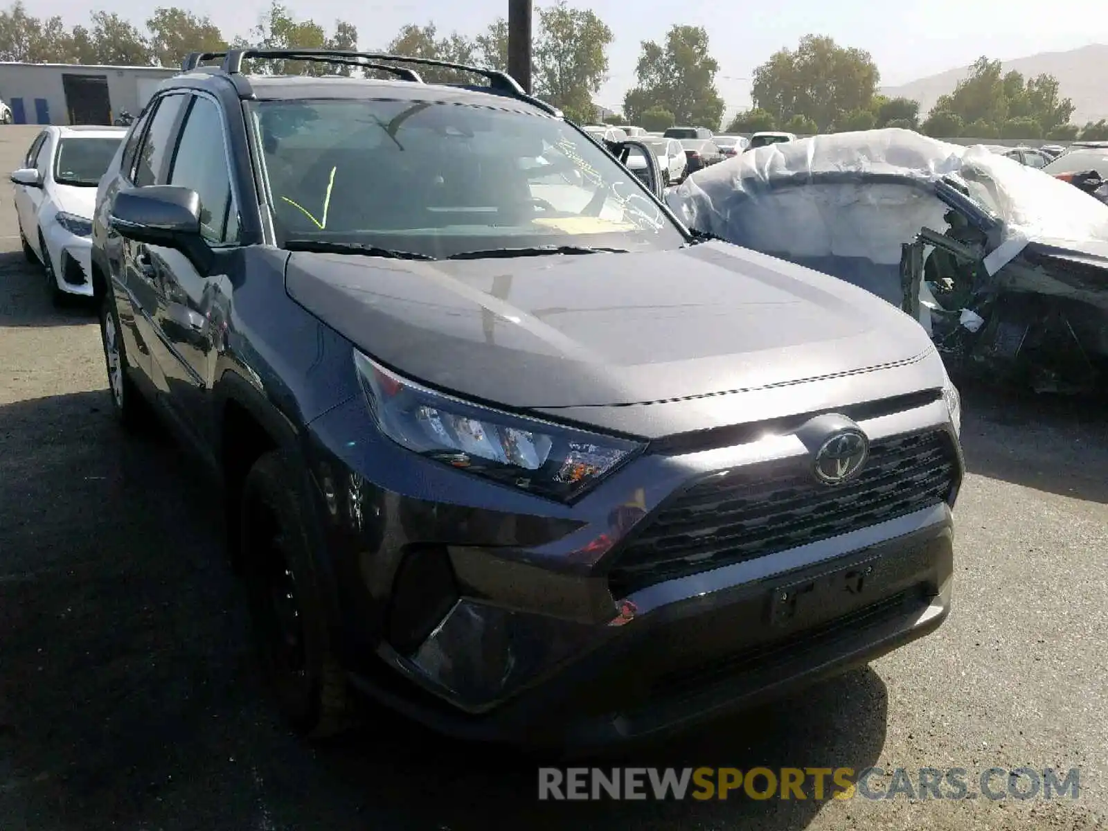 1 Photograph of a damaged car 2T3K1RFV9KW007914 TOYOTA RAV4 2019