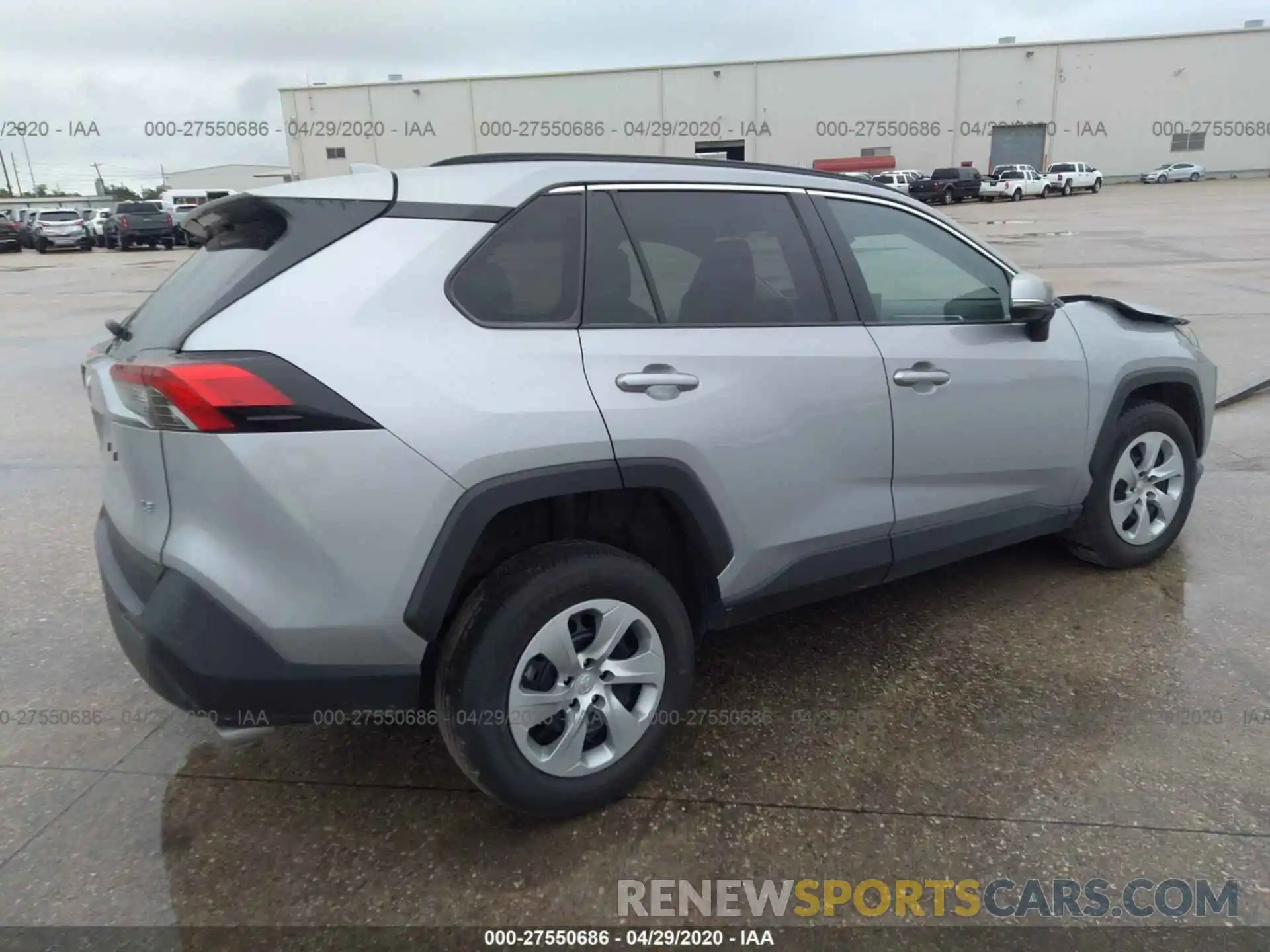 4 Photograph of a damaged car 2T3K1RFV9KW010926 TOYOTA RAV4 2019