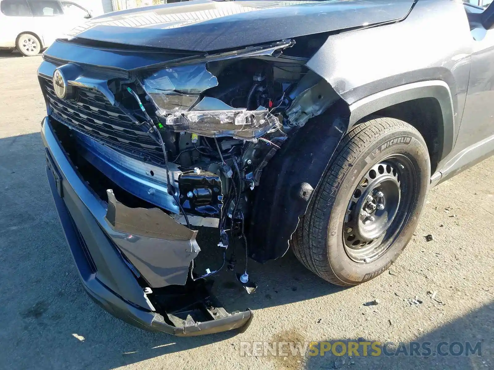 9 Photograph of a damaged car 2T3K1RFV9KW025751 TOYOTA RAV4 2019