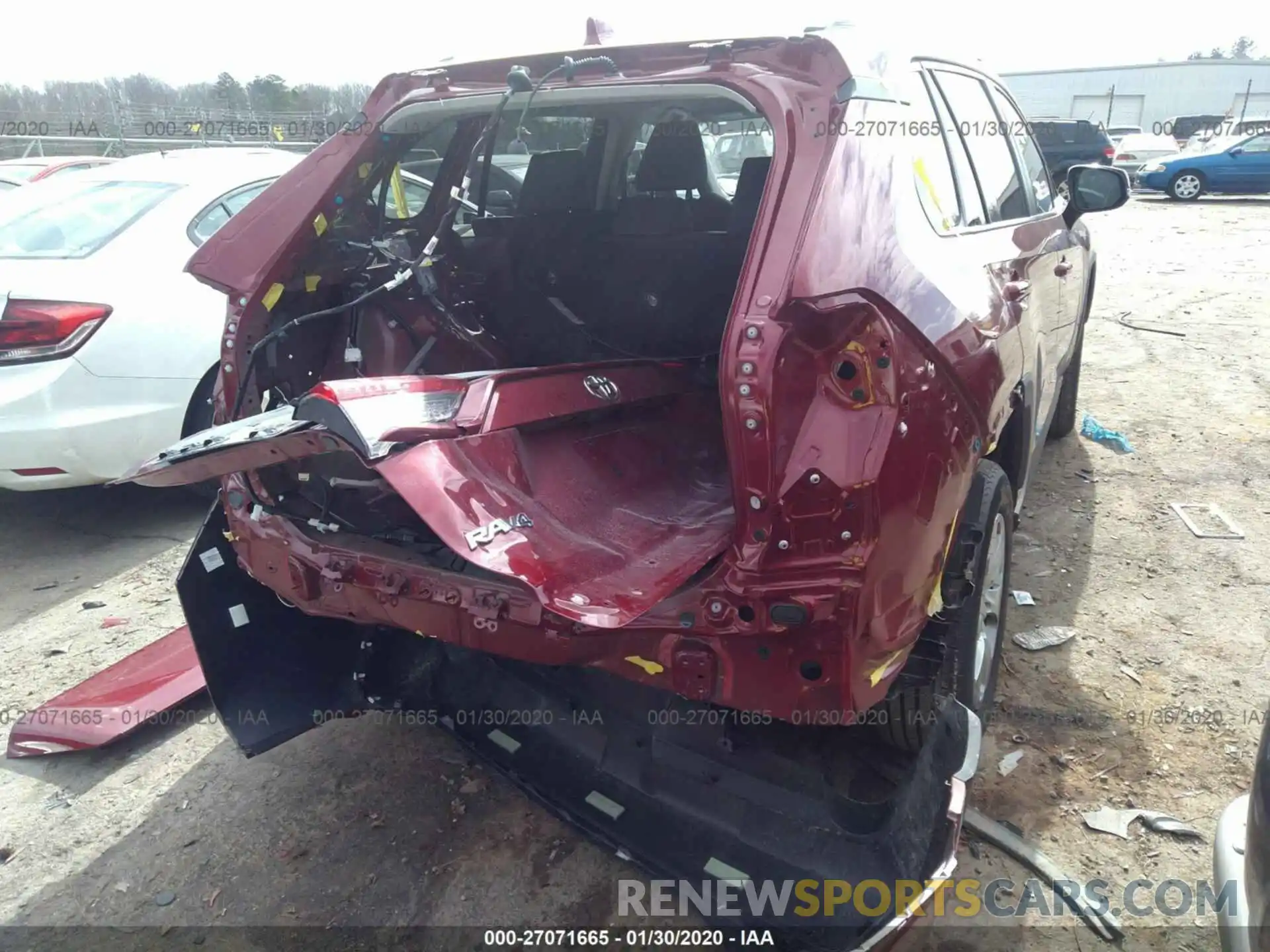 4 Photograph of a damaged car 2T3K1RFV9KW037673 TOYOTA RAV4 2019