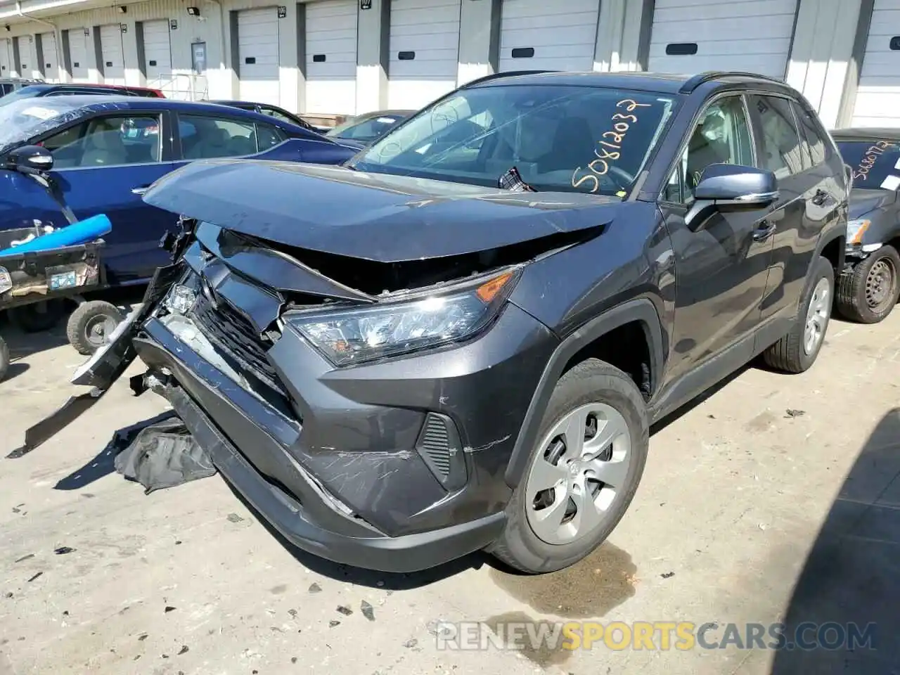 2 Фотография поврежденного автомобиля 2T3K1RFV9KW043134 TOYOTA RAV4 2019