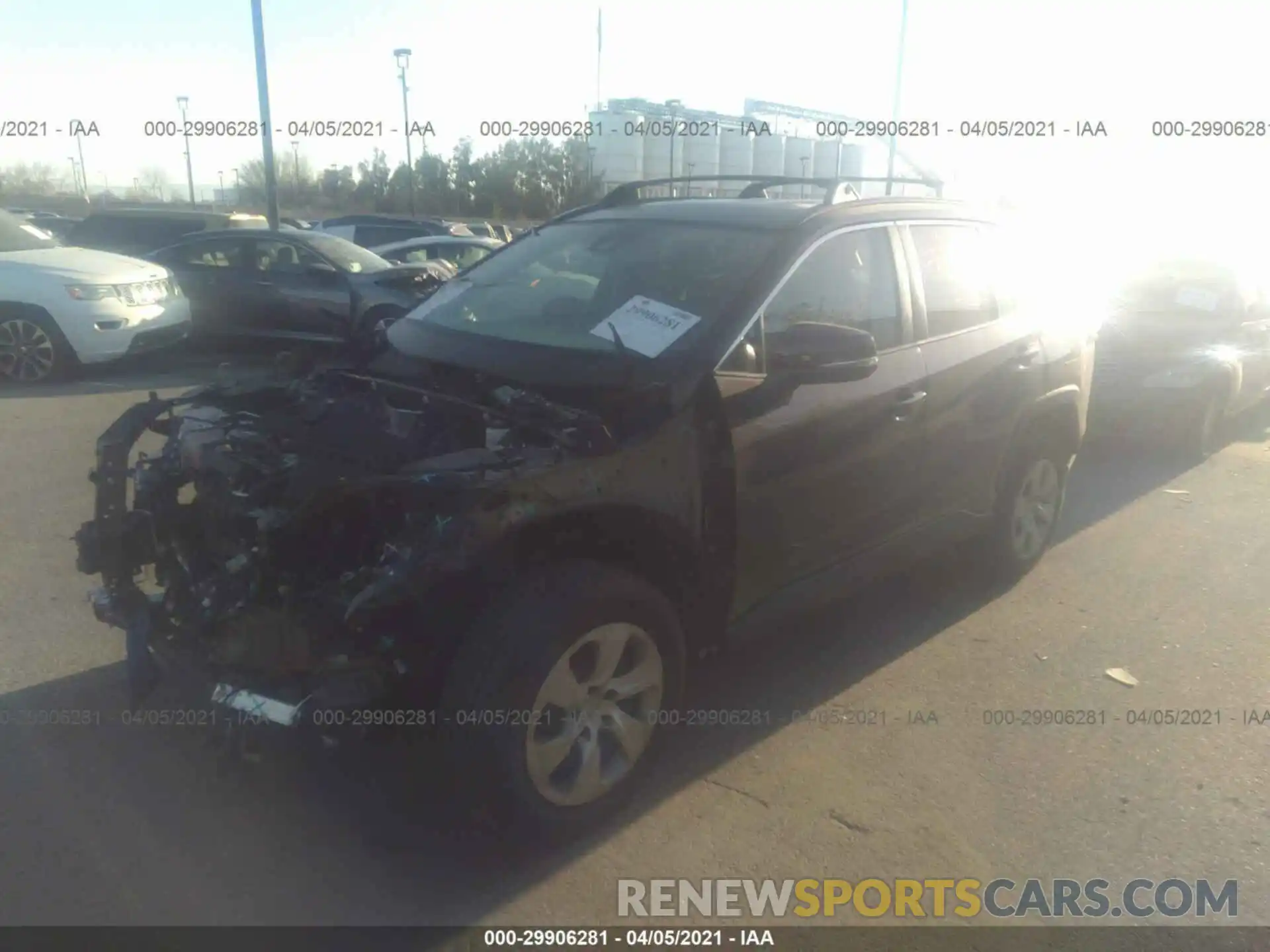 2 Фотография поврежденного автомобиля 2T3K1RFVXKC009043 TOYOTA RAV4 2019