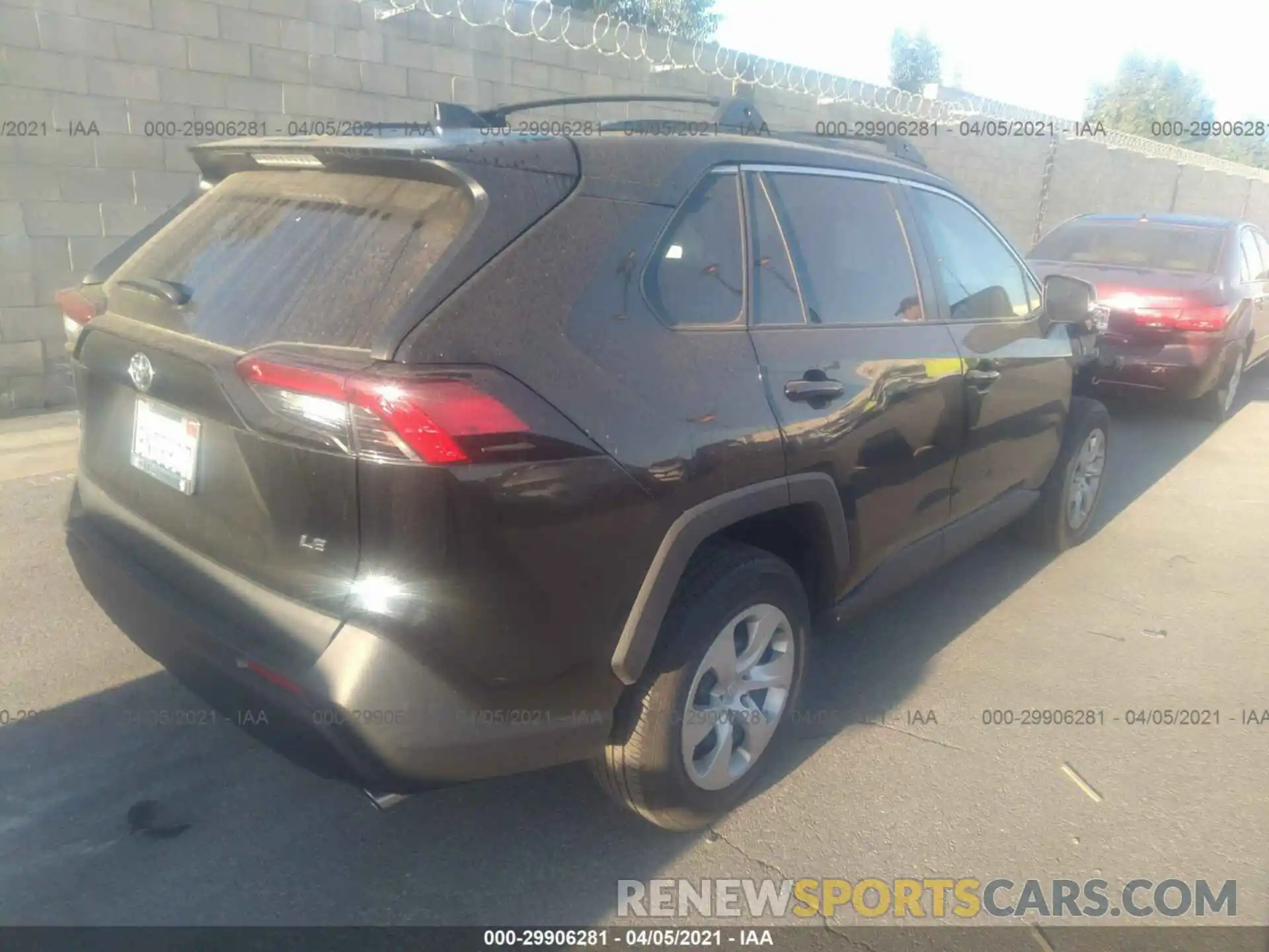 4 Фотография поврежденного автомобиля 2T3K1RFVXKC009043 TOYOTA RAV4 2019