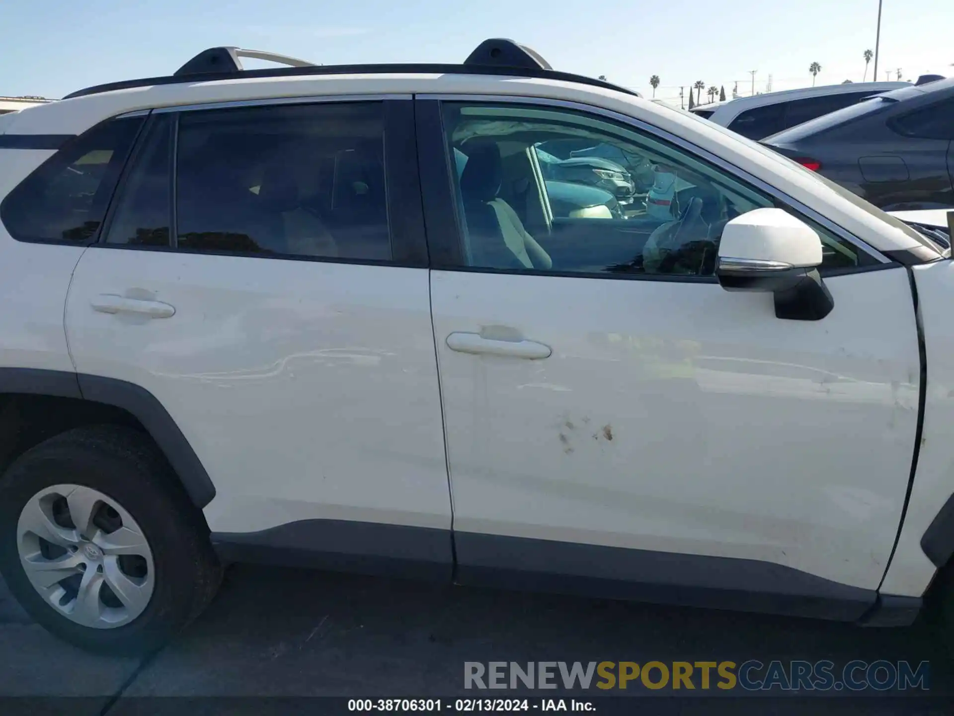 14 Photograph of a damaged car 2T3K1RFVXKW019263 TOYOTA RAV4 2019