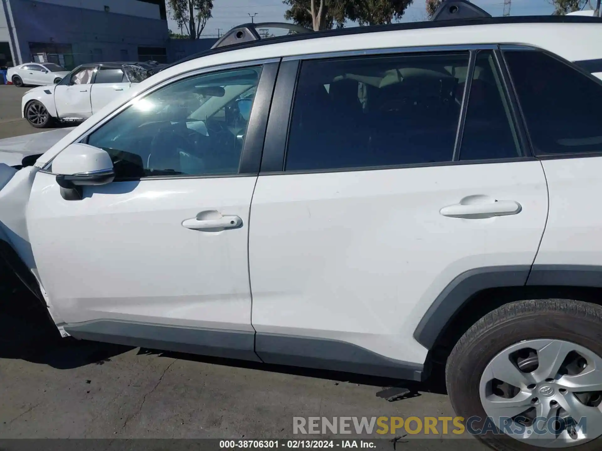 15 Photograph of a damaged car 2T3K1RFVXKW019263 TOYOTA RAV4 2019