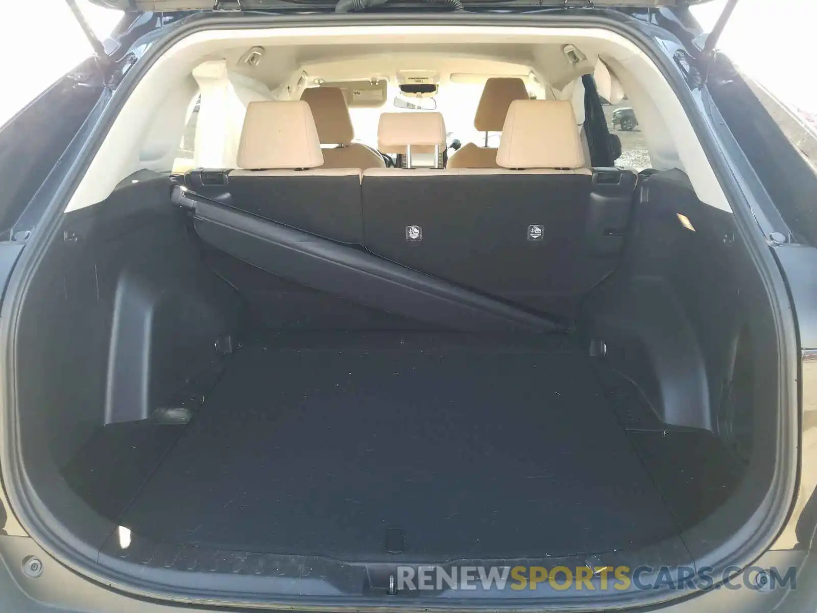 9 Photograph of a damaged car 2T3K1RFVXKW022440 TOYOTA RAV4 2019