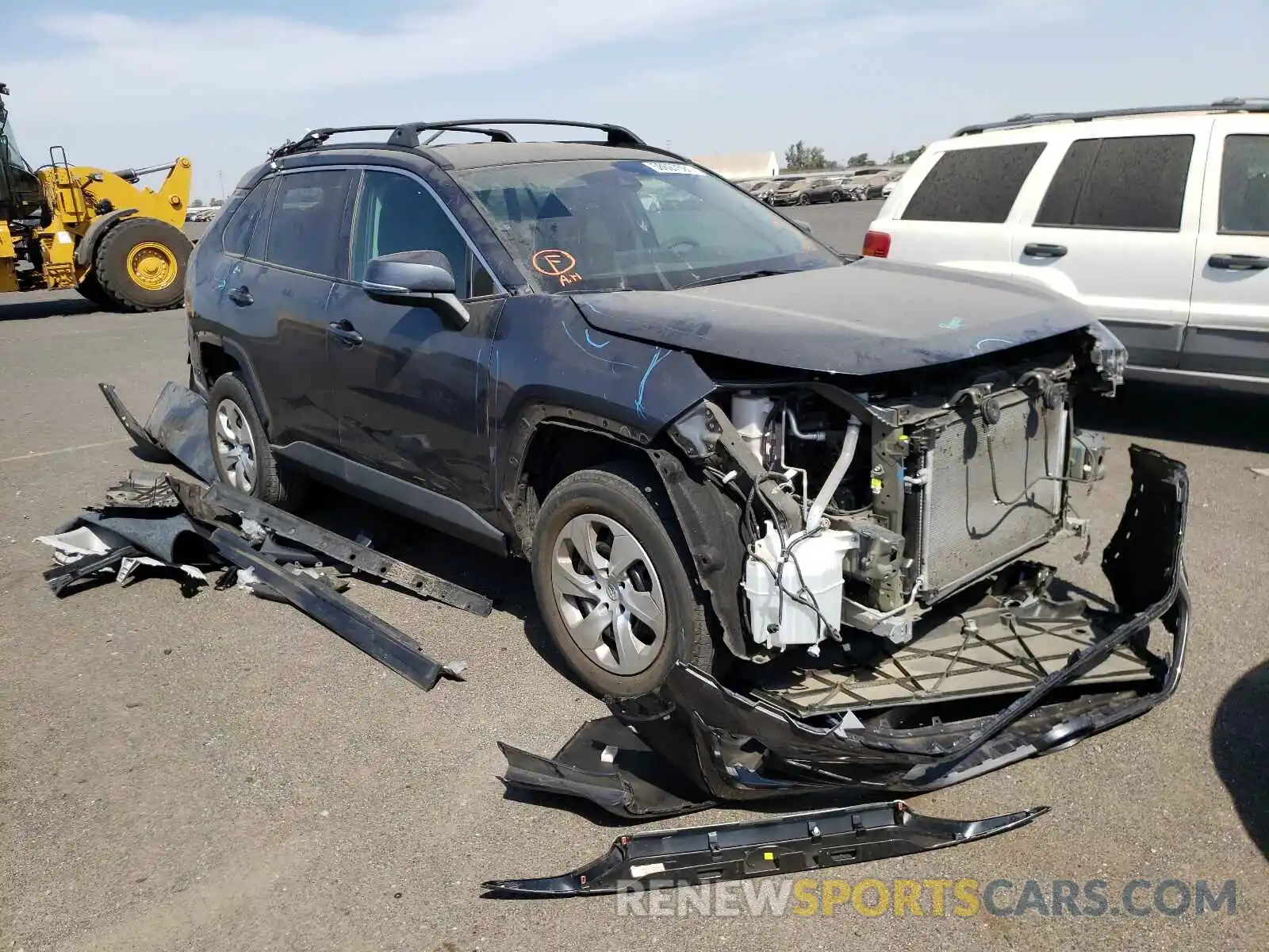 1 Photograph of a damaged car 2T3K1RFVXKW033695 TOYOTA RAV4 2019