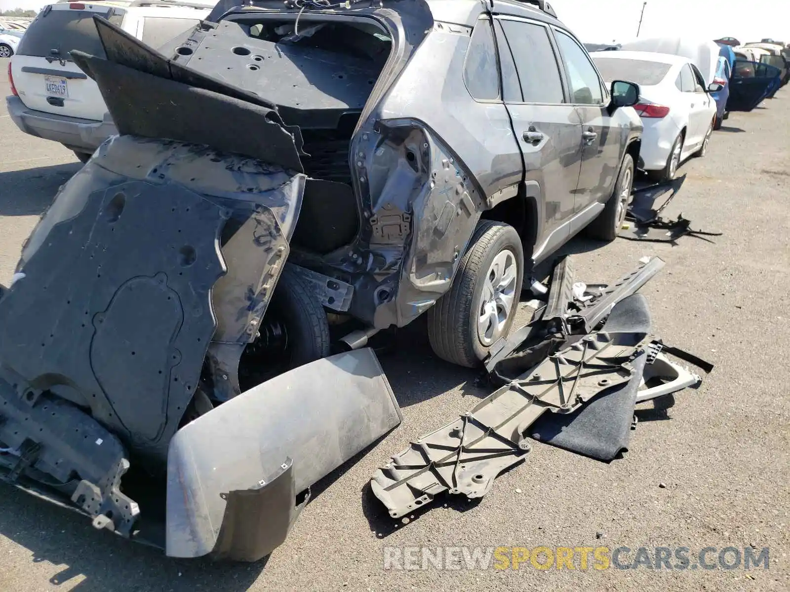 9 Photograph of a damaged car 2T3K1RFVXKW033695 TOYOTA RAV4 2019