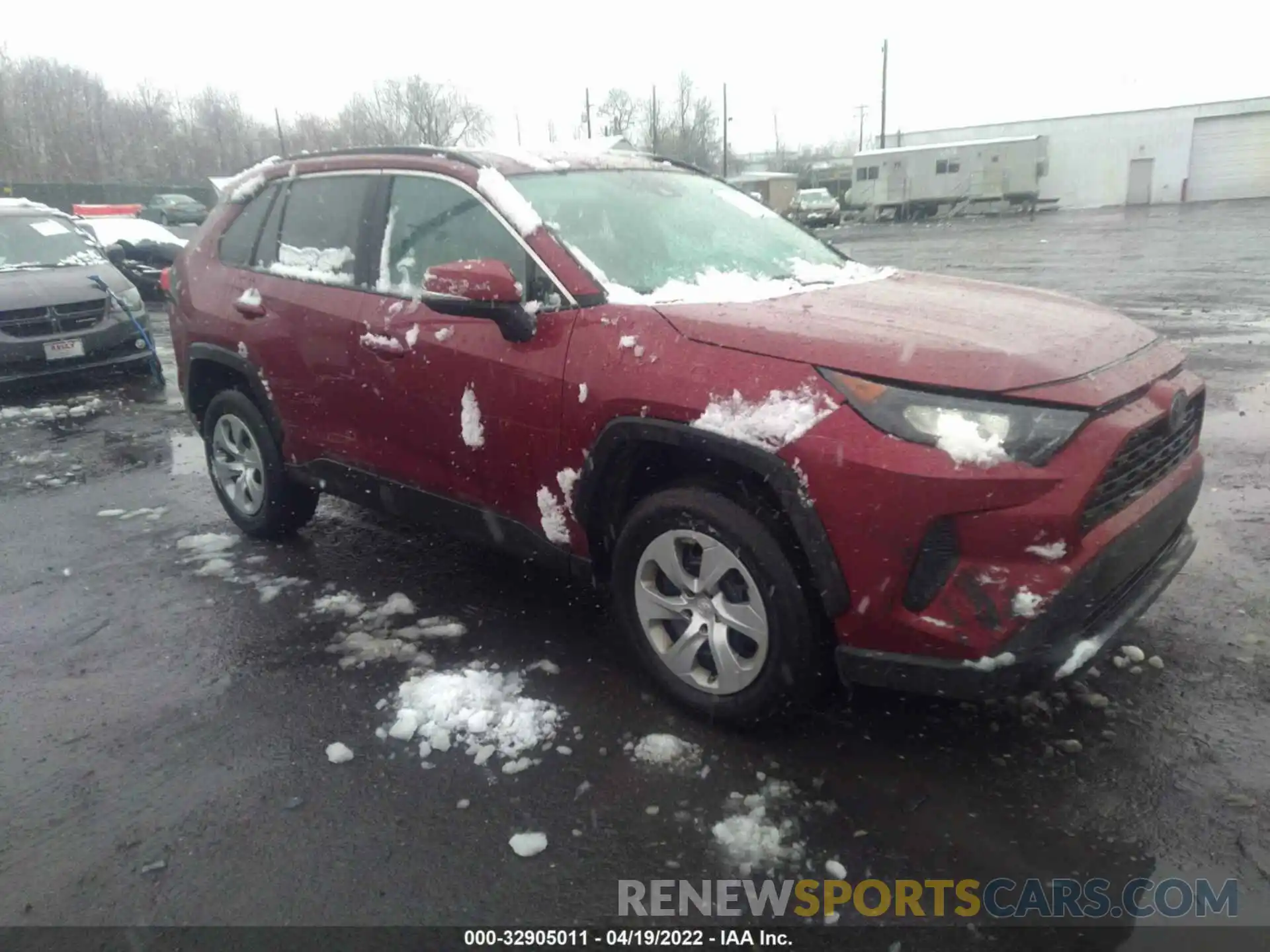 1 Photograph of a damaged car 2T3K1RFVXKW033714 TOYOTA RAV4 2019