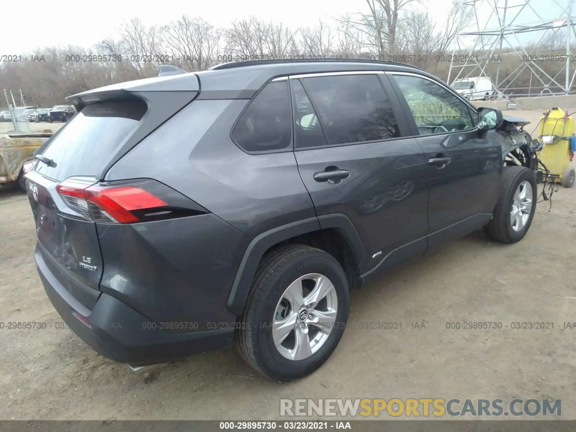 4 Photograph of a damaged car 2T3LWRFV0KW012926 TOYOTA RAV4 2019