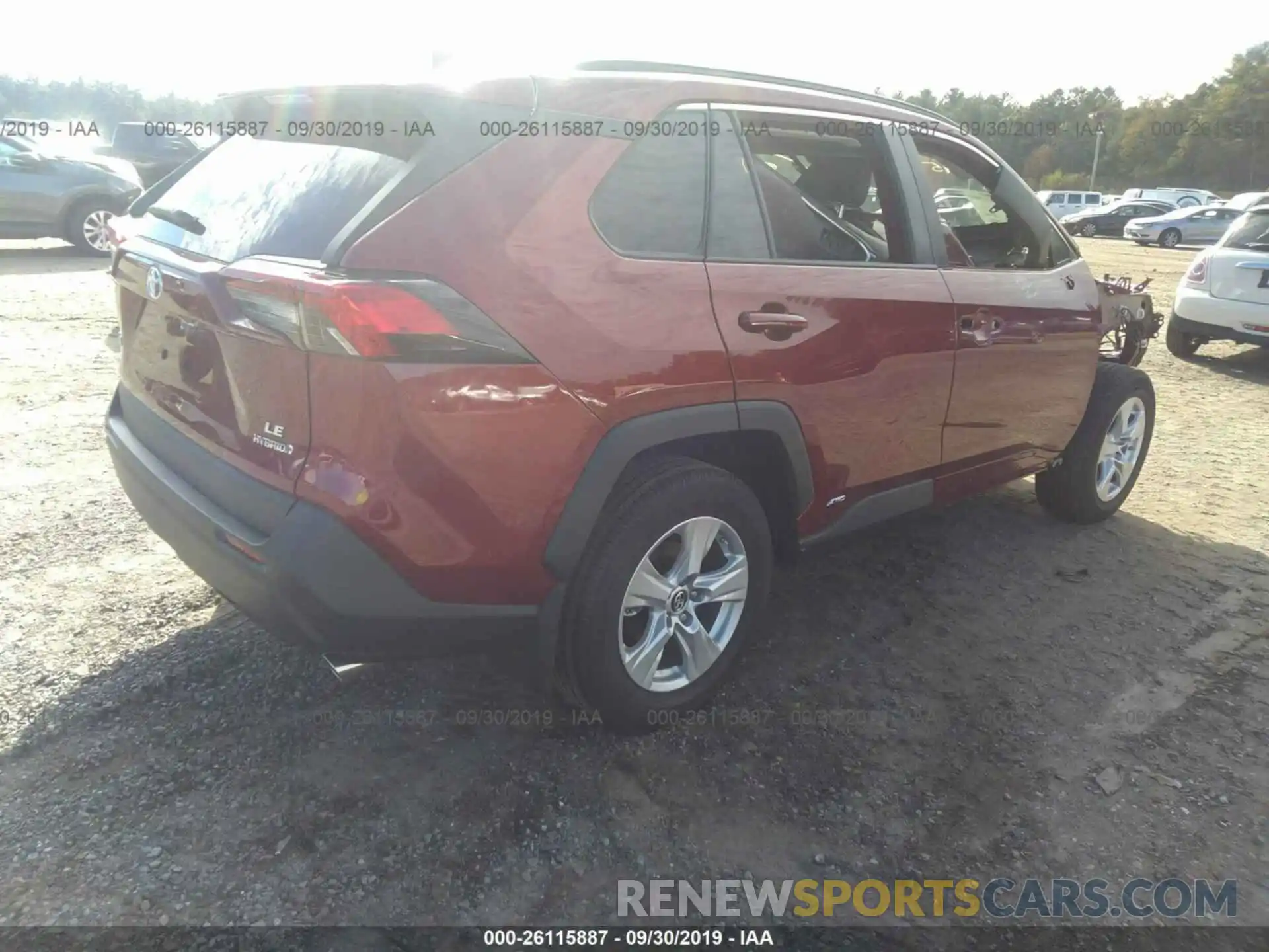 4 Photograph of a damaged car 2T3LWRFV0KW021285 TOYOTA RAV4 2019