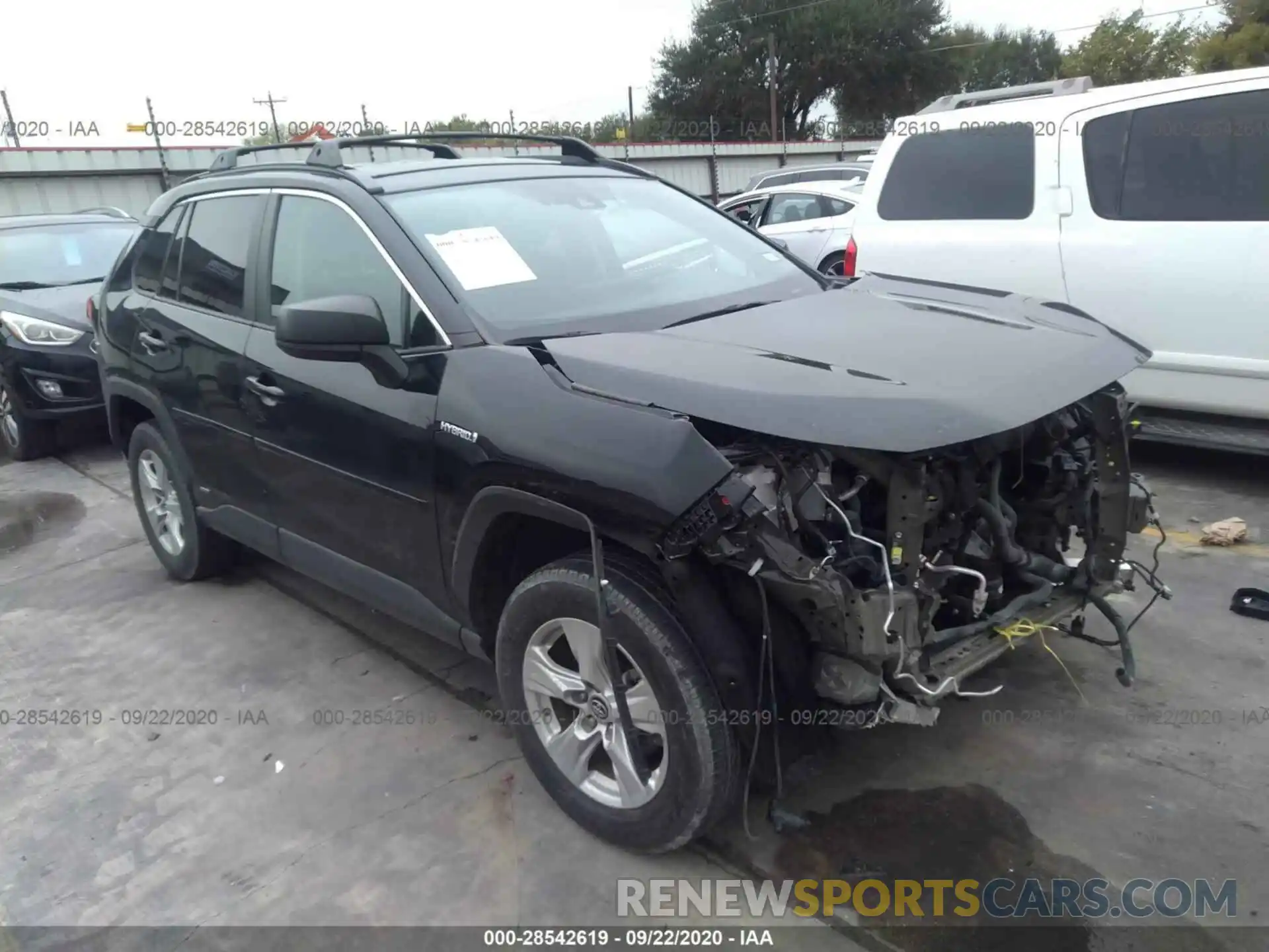 1 Photograph of a damaged car 2T3LWRFV1KW018511 TOYOTA RAV4 2019