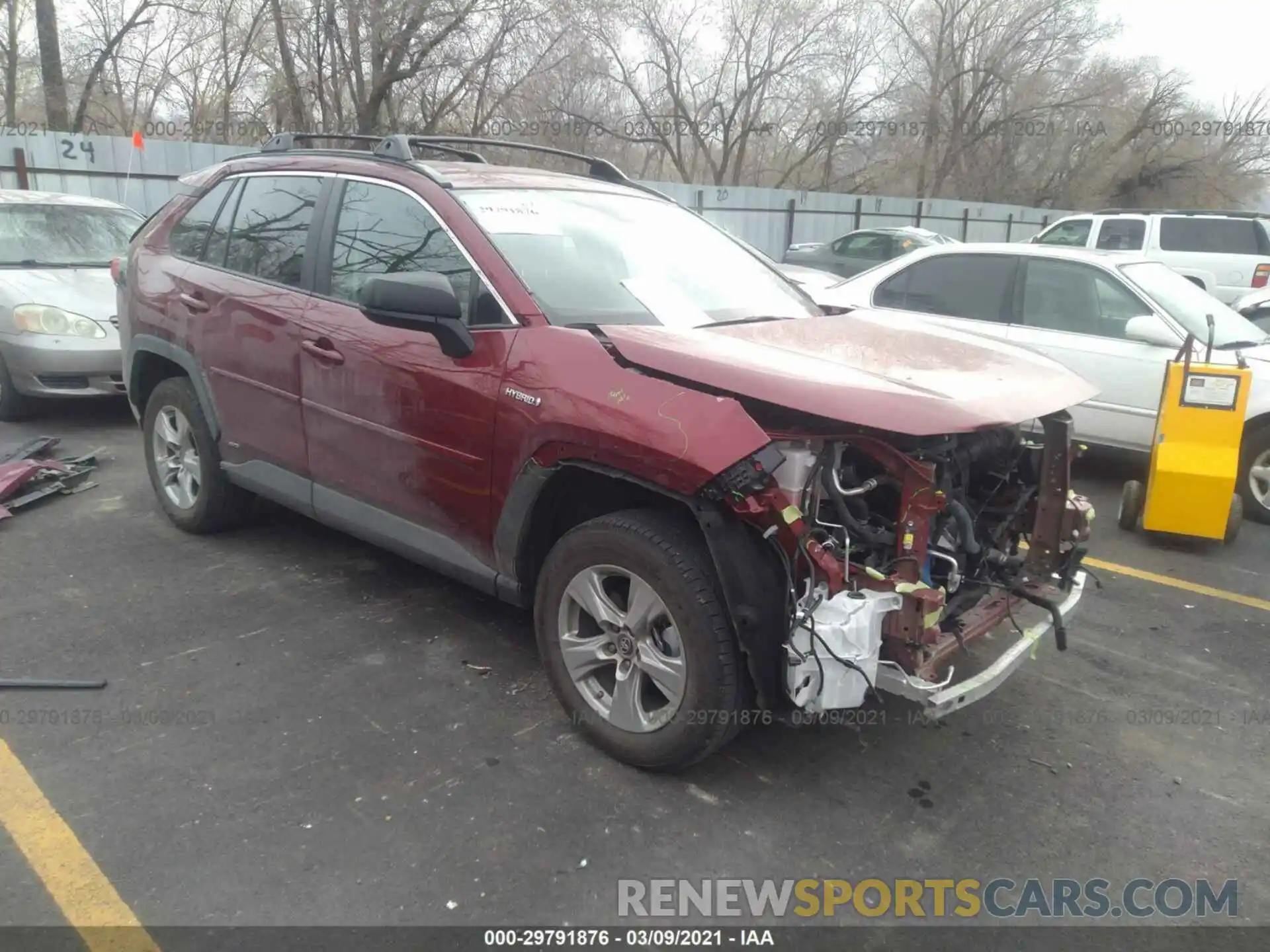 1 Photograph of a damaged car 2T3LWRFV1KW018587 TOYOTA RAV4 2019