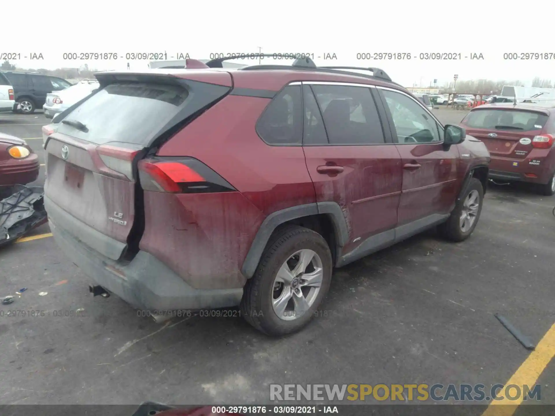 4 Photograph of a damaged car 2T3LWRFV1KW018587 TOYOTA RAV4 2019