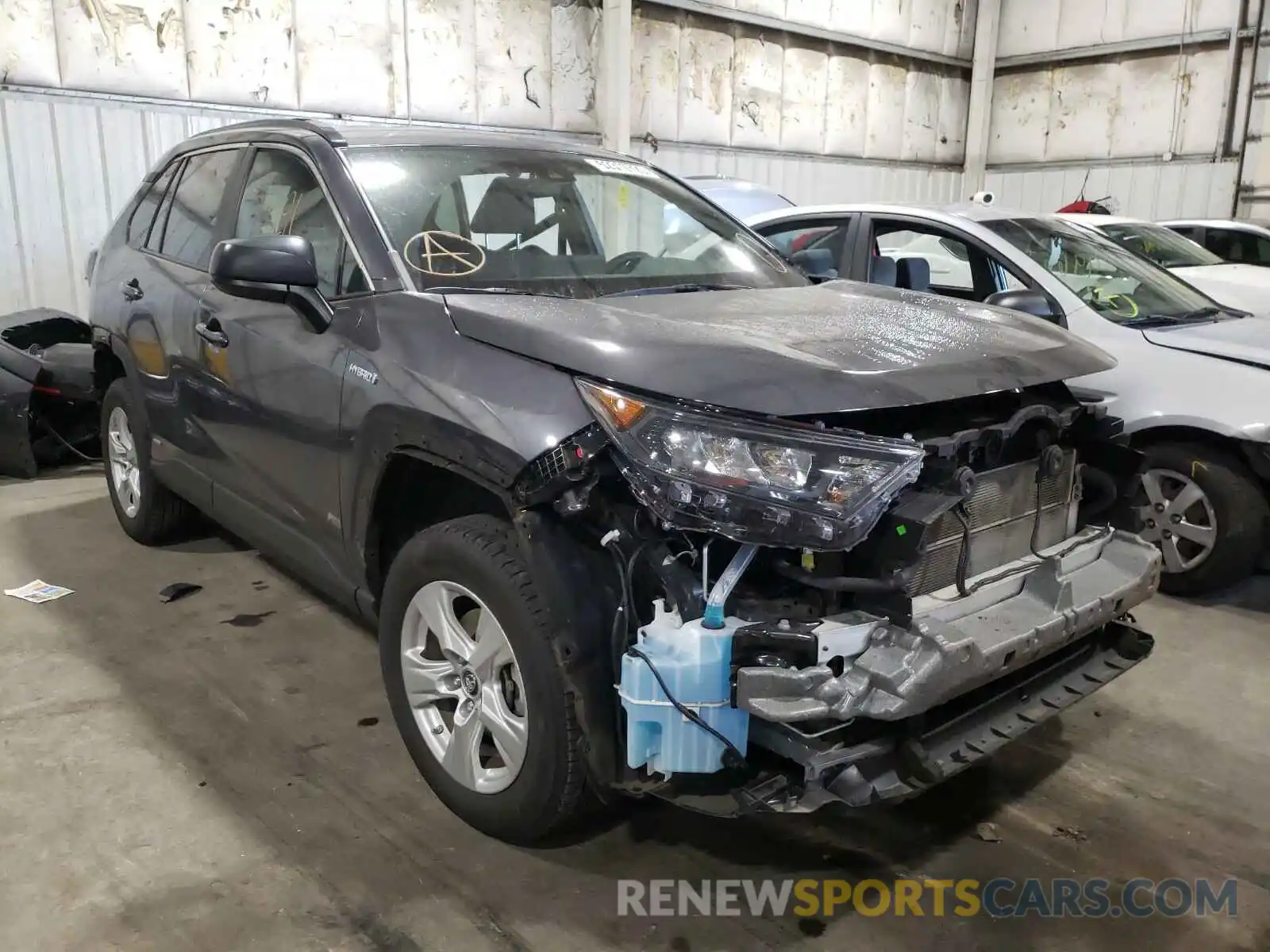 1 Photograph of a damaged car 2T3LWRFV1KW021196 TOYOTA RAV4 2019